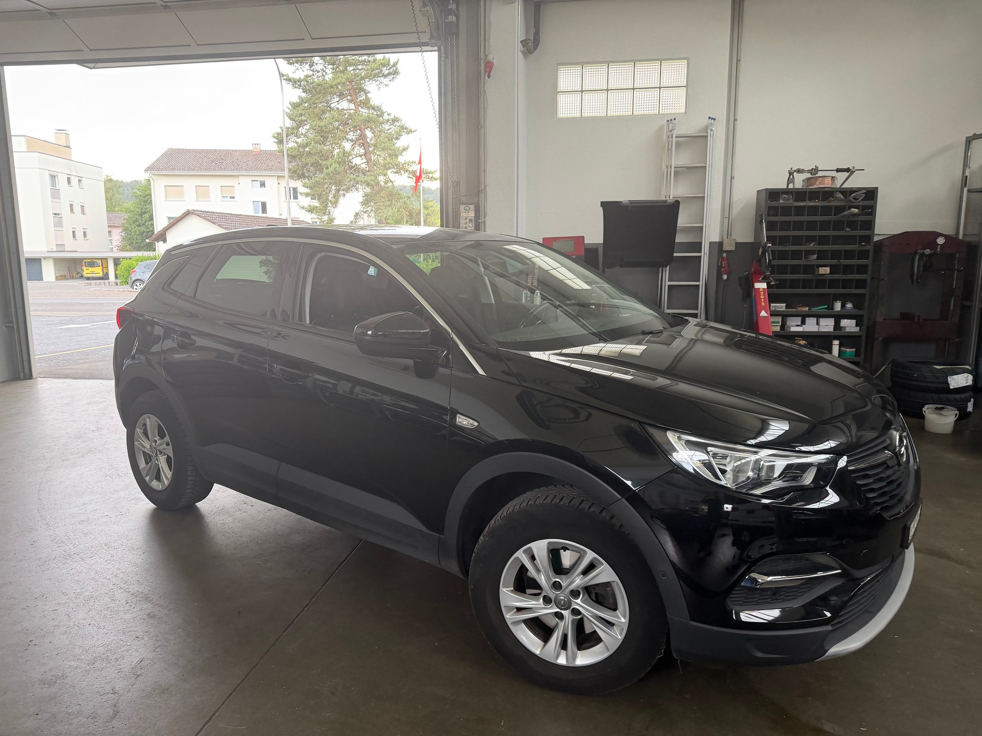 OPEL Grandland X 1.5CDTi Excellence Automatic-image-2