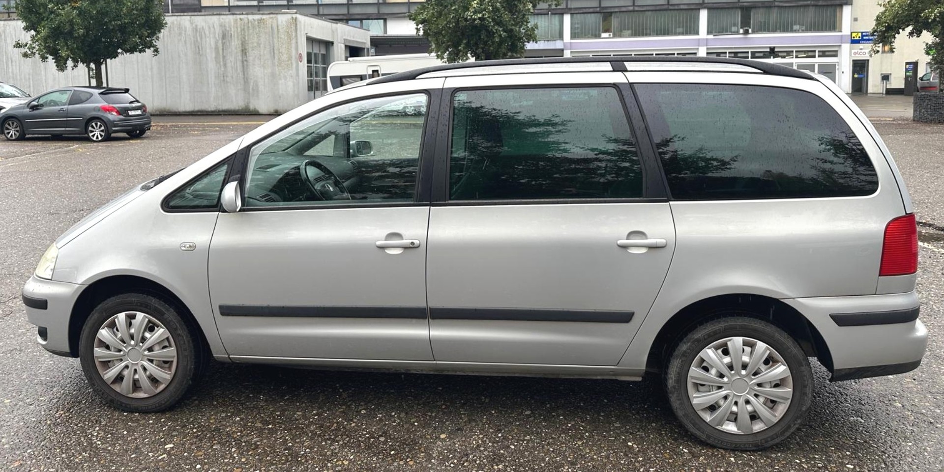 VW Sharan 1.9 TDI Highline-image-5