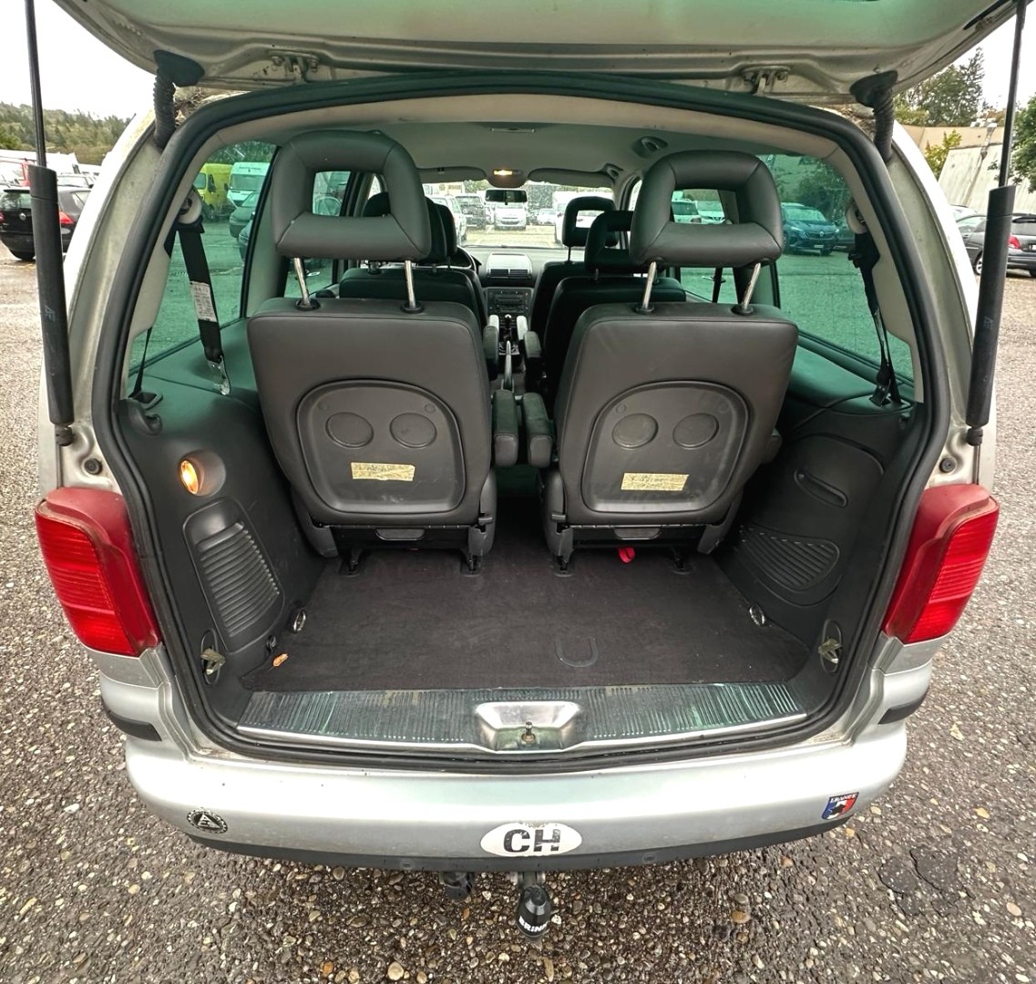 VW Sharan 1.9 TDI Highline-image-11