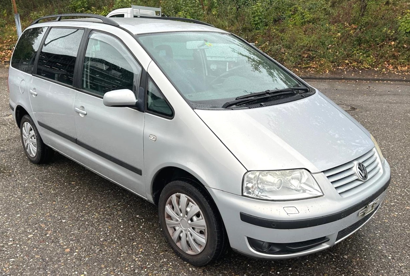 VW Sharan 1.9 TDI Highline-image-2