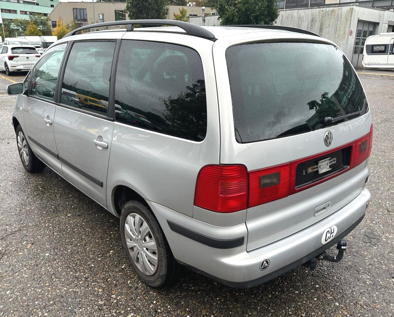 VW Sharan 1.9 TDI Highline-image-4