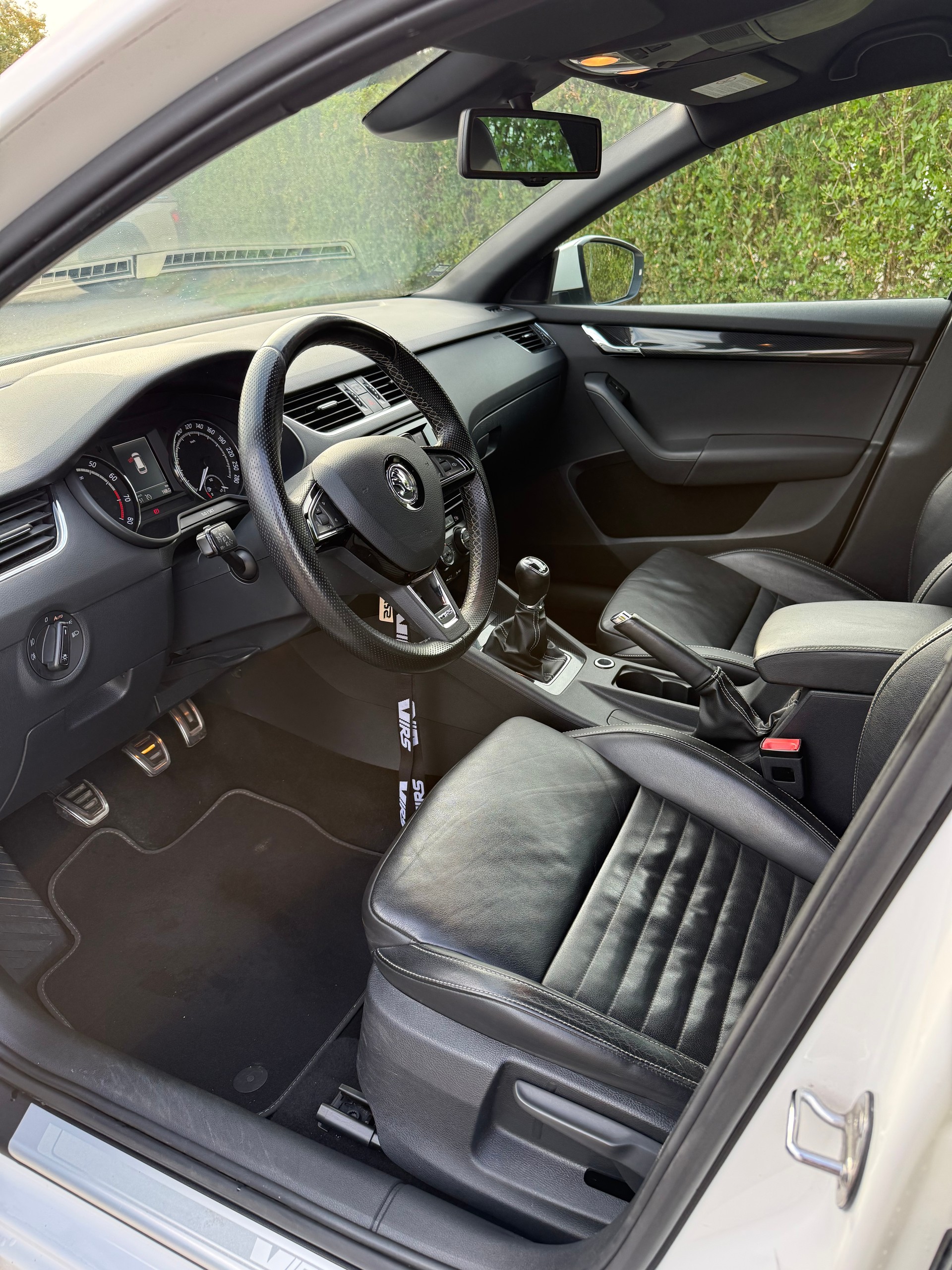 SKODA 2.0 TSI RS-image-5