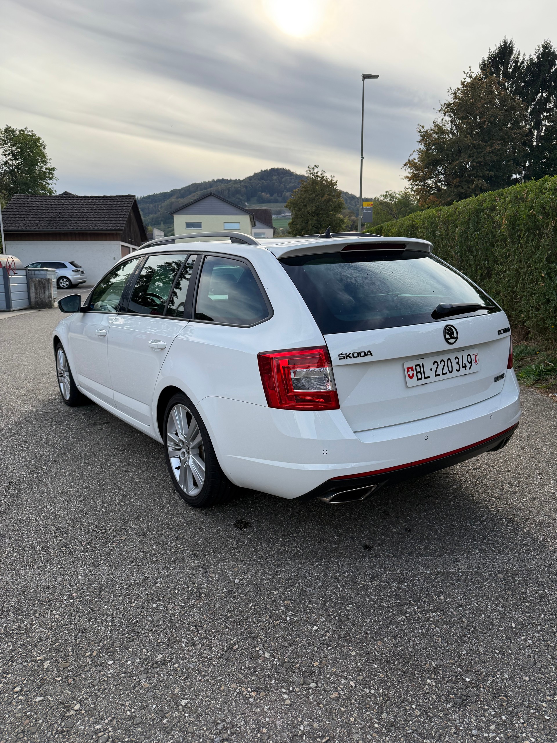 SKODA 2.0 TSI RS-image-1