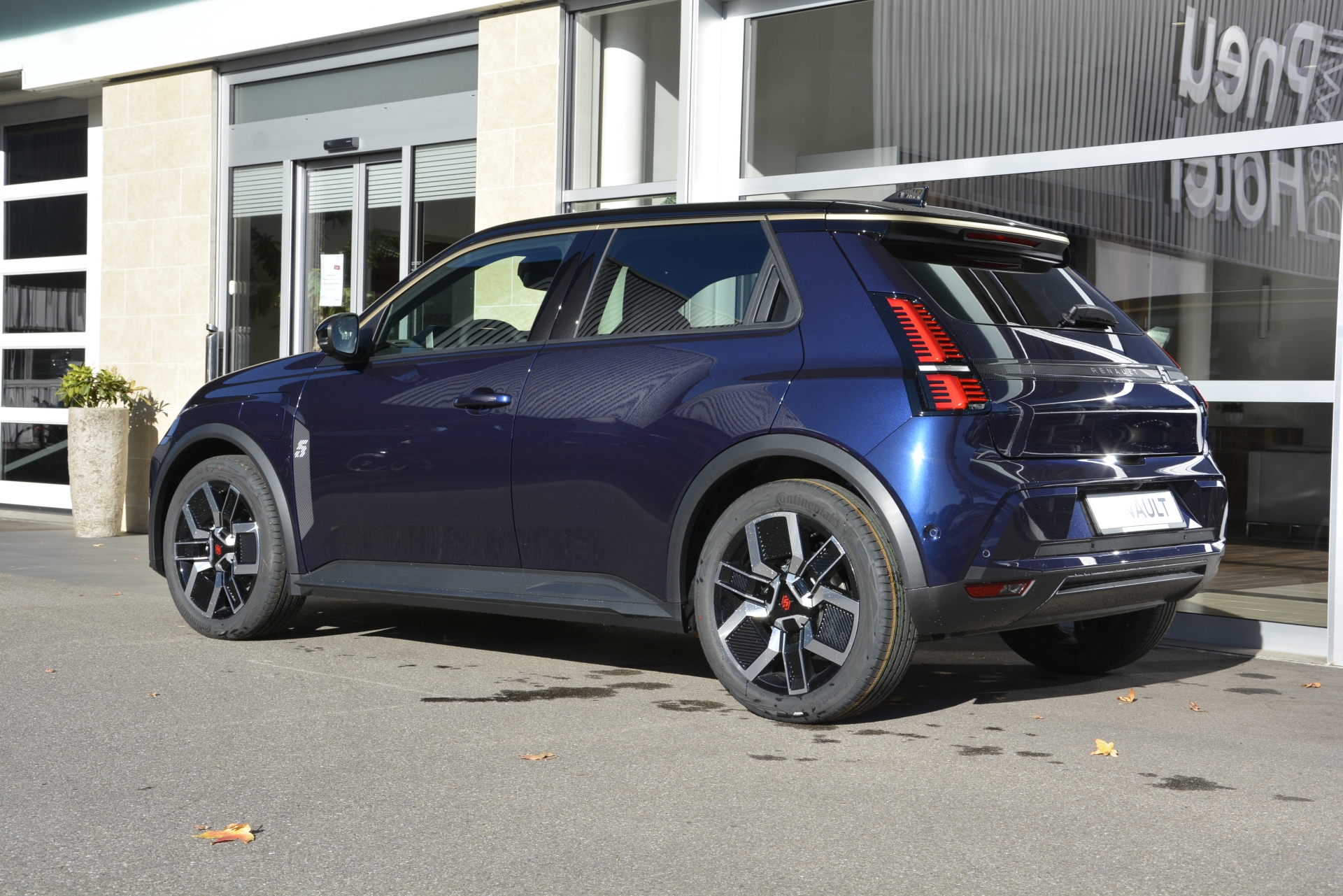 RENAULT R5 E-TECH ELECTRIC techno 150PS Comfort Range-image-3