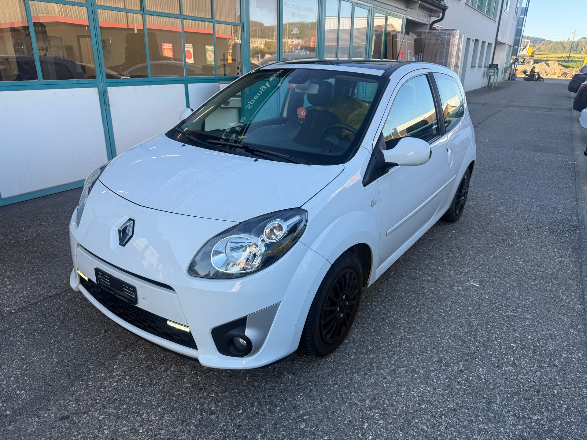 RENAULT Twingo 1.2 Authentique-image-1