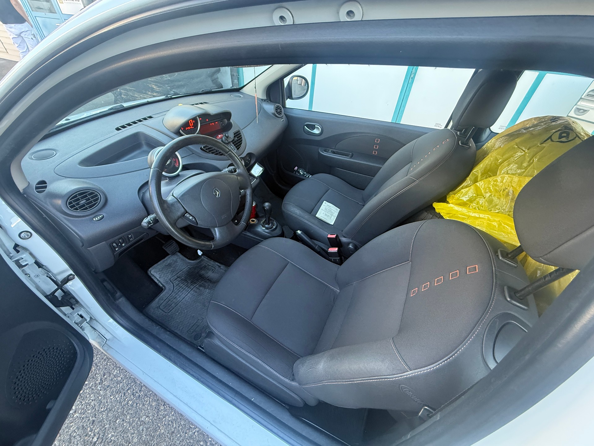 RENAULT Twingo 1.2 Authentique-image-7