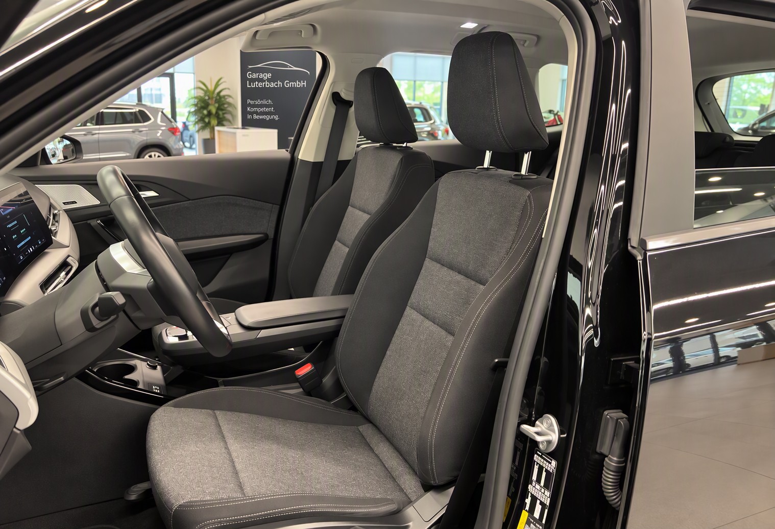 BMW iX1 Sport eDrive 20-image-4