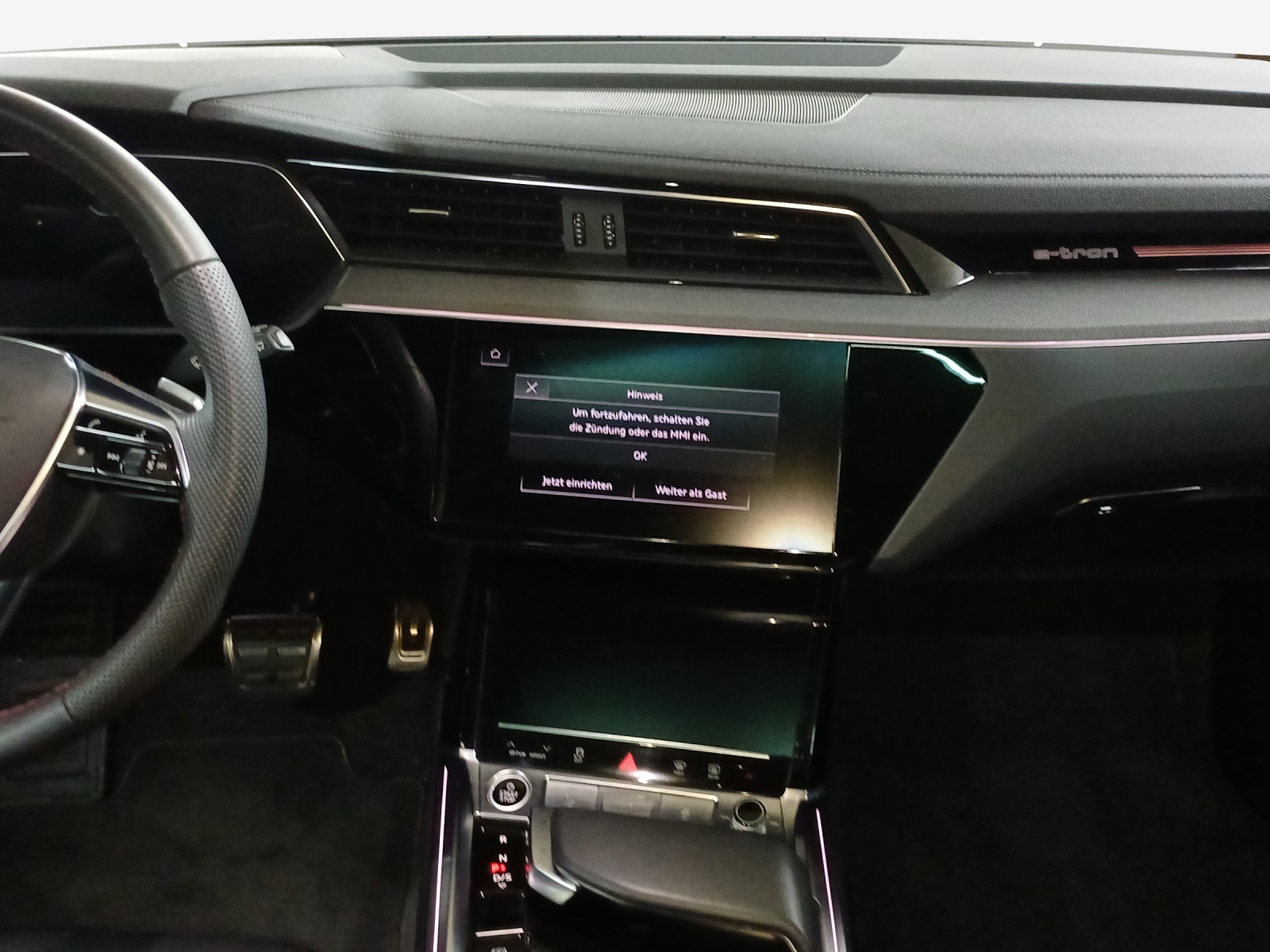 AUDI Q8 55 e-tron S line quattro-image-10