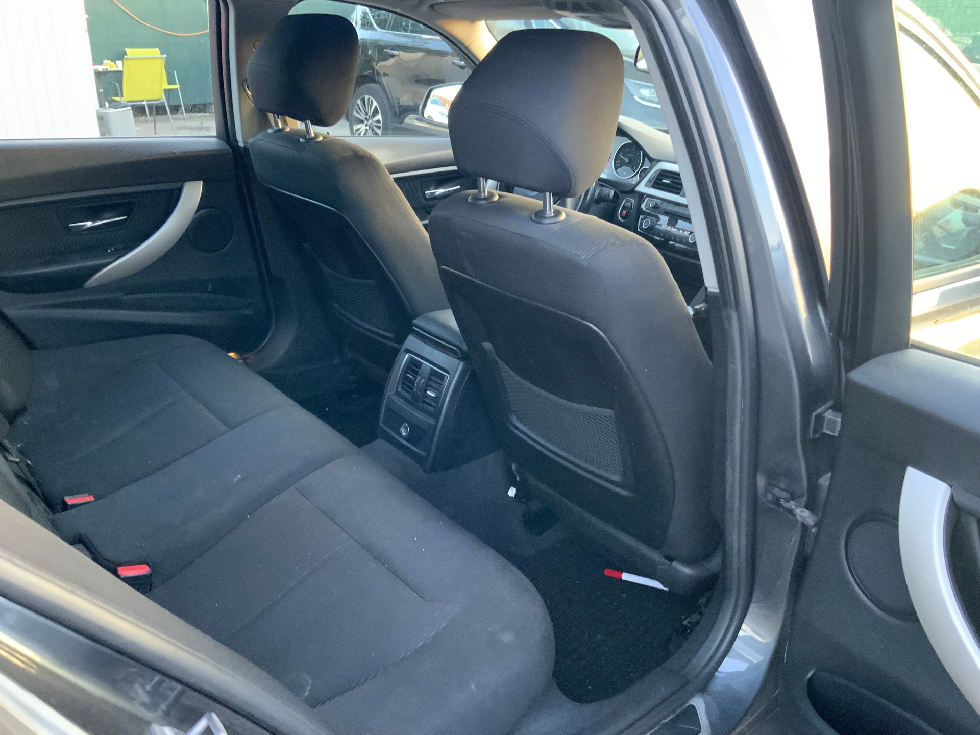 BMW 318d xDrive Touring Sport Line-image-12