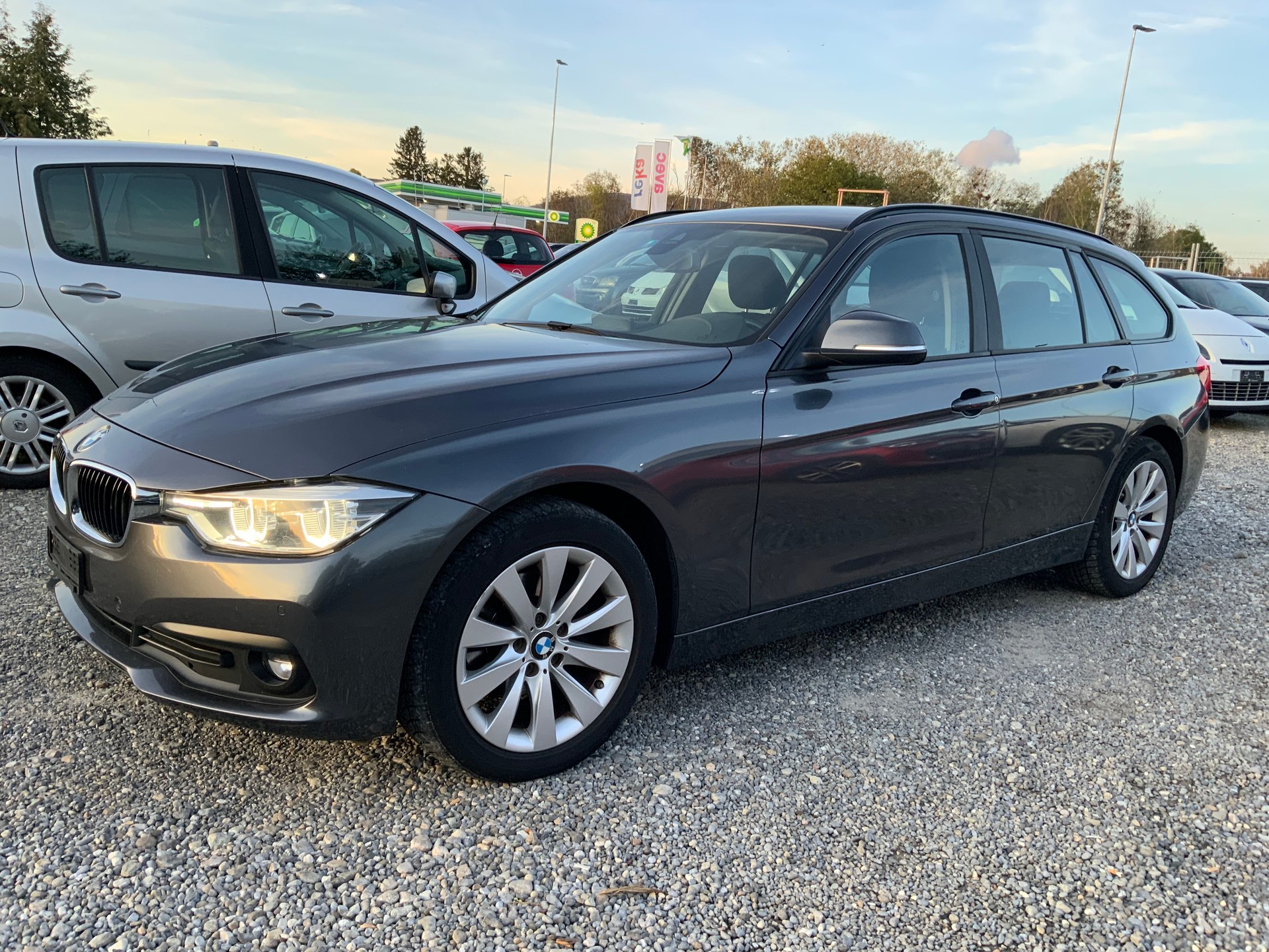 BMW 318d xDrive Touring Sport Line-image-1