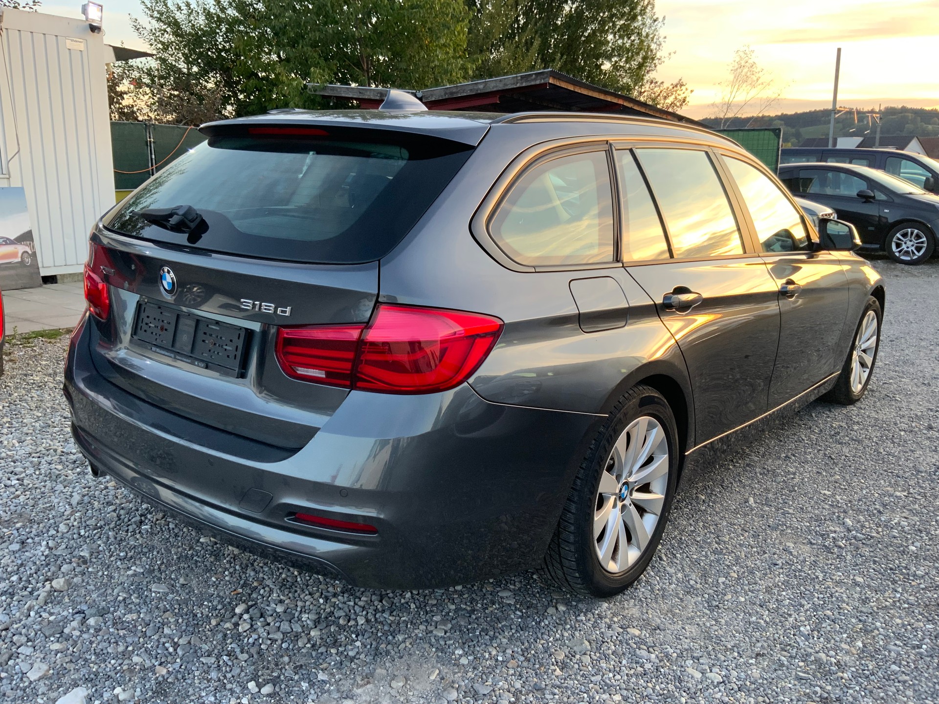 BMW 318d xDrive Touring Sport Line-image-3