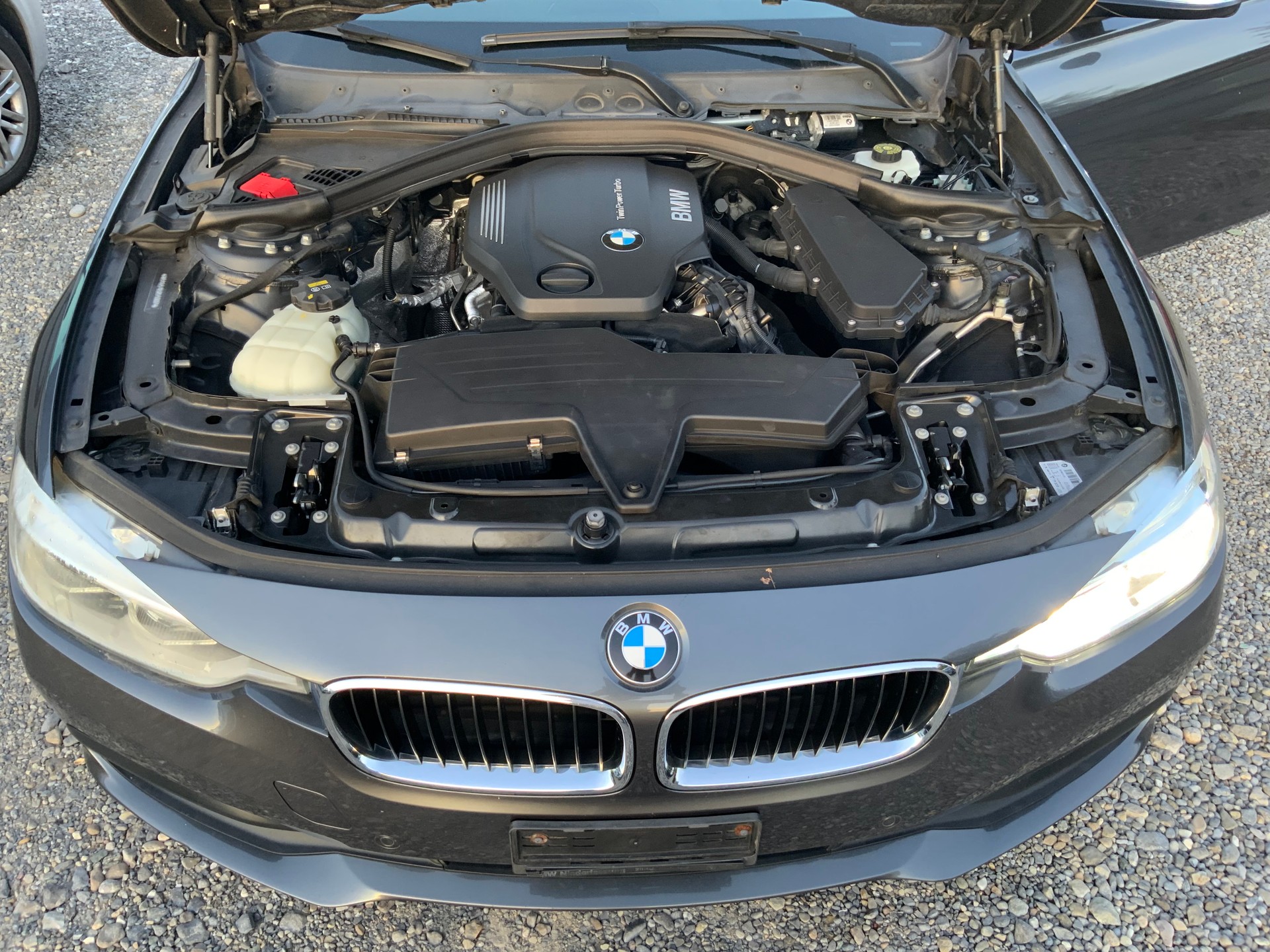 BMW 318d xDrive Touring Sport Line-image-7