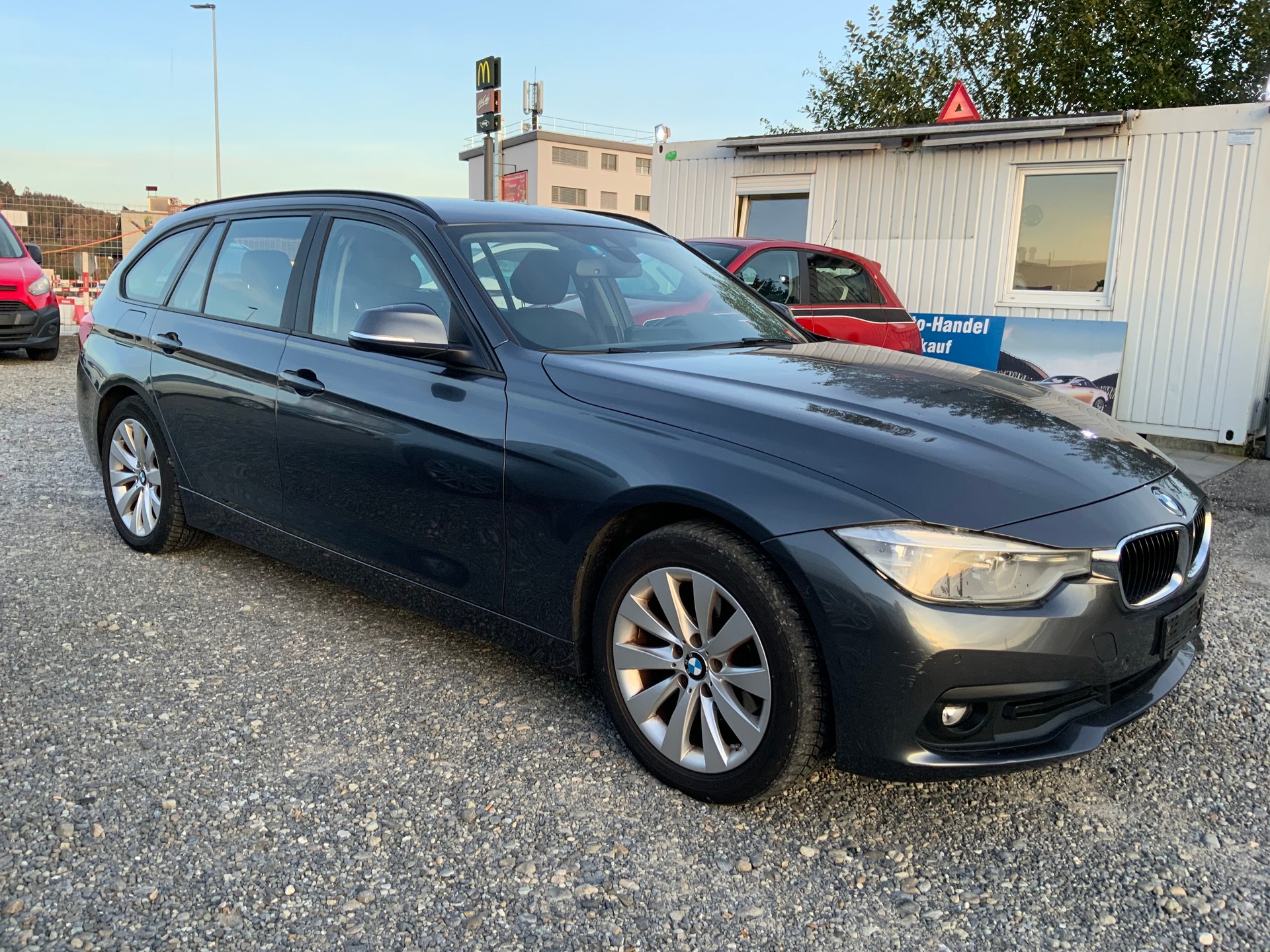 BMW 318d xDrive Touring Sport Line-image-2
