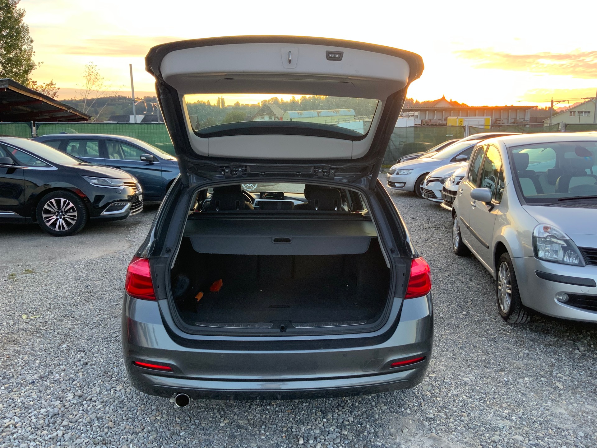 BMW 318d xDrive Touring Sport Line-image-6