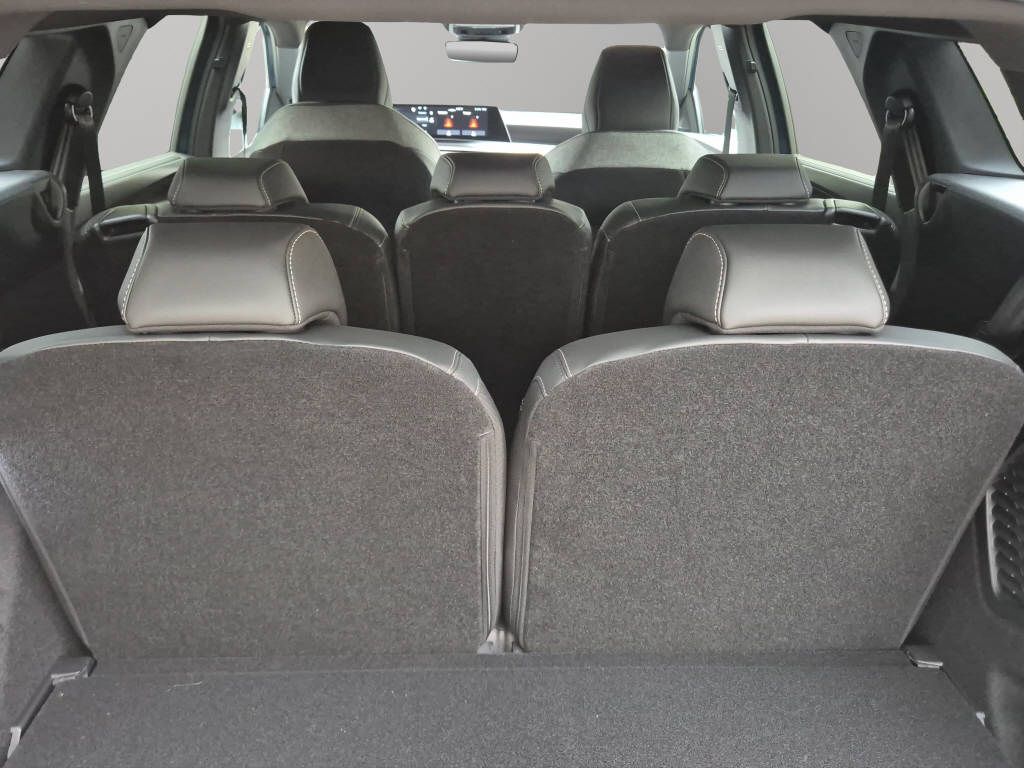 PEUGEOT 5008 e-Allure-image-11