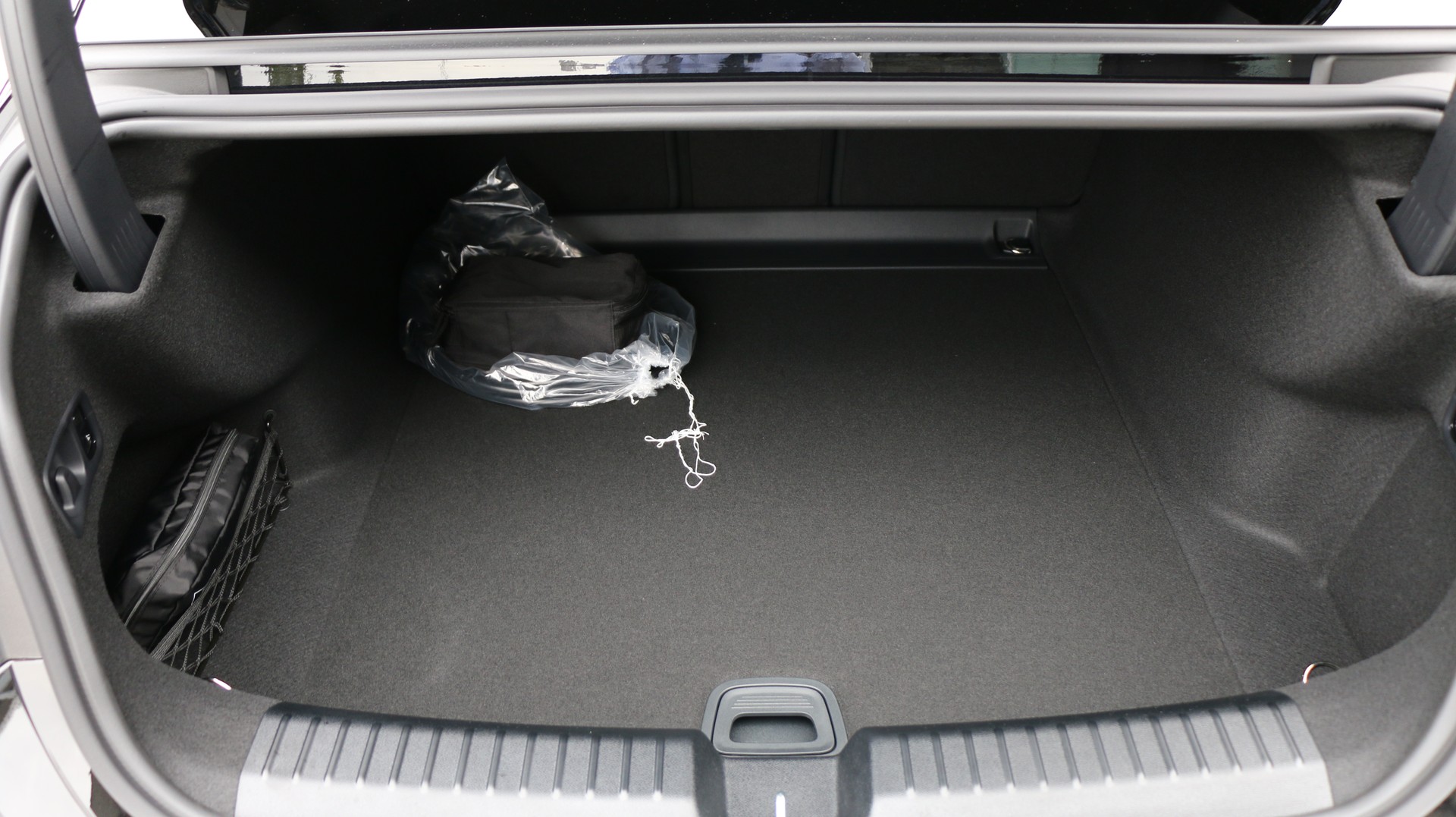 MERCEDES-BENZ C 400 4Matic 94 kWh-image-12