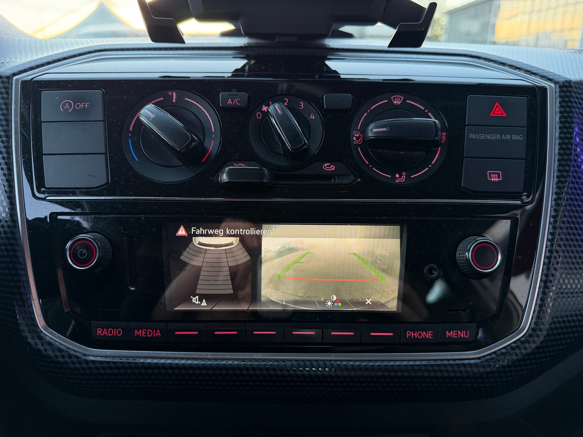 VW Up 1.0 BMT high up ASG-image-16