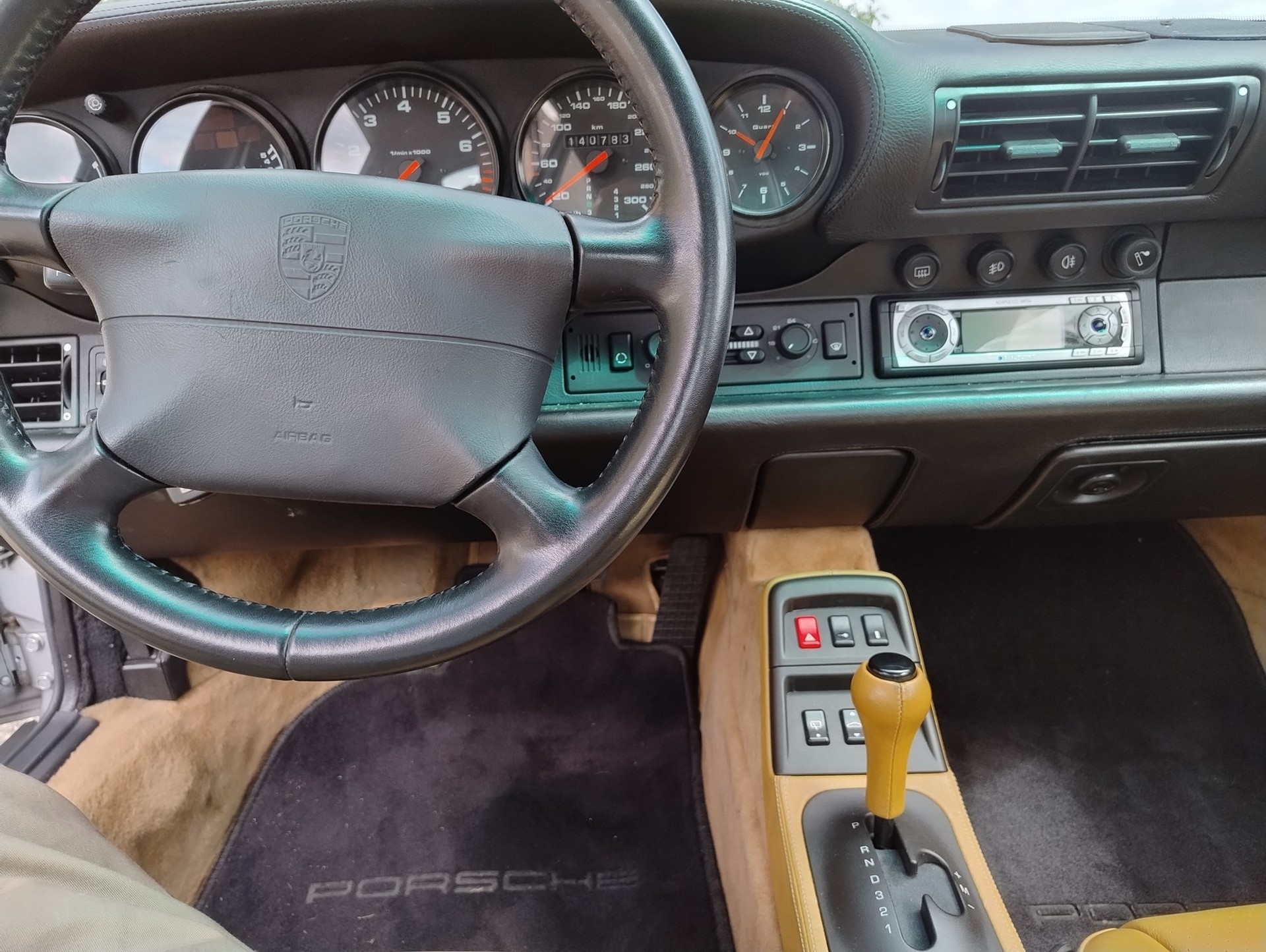 PORSCHE 911 993 Carrera-image-3