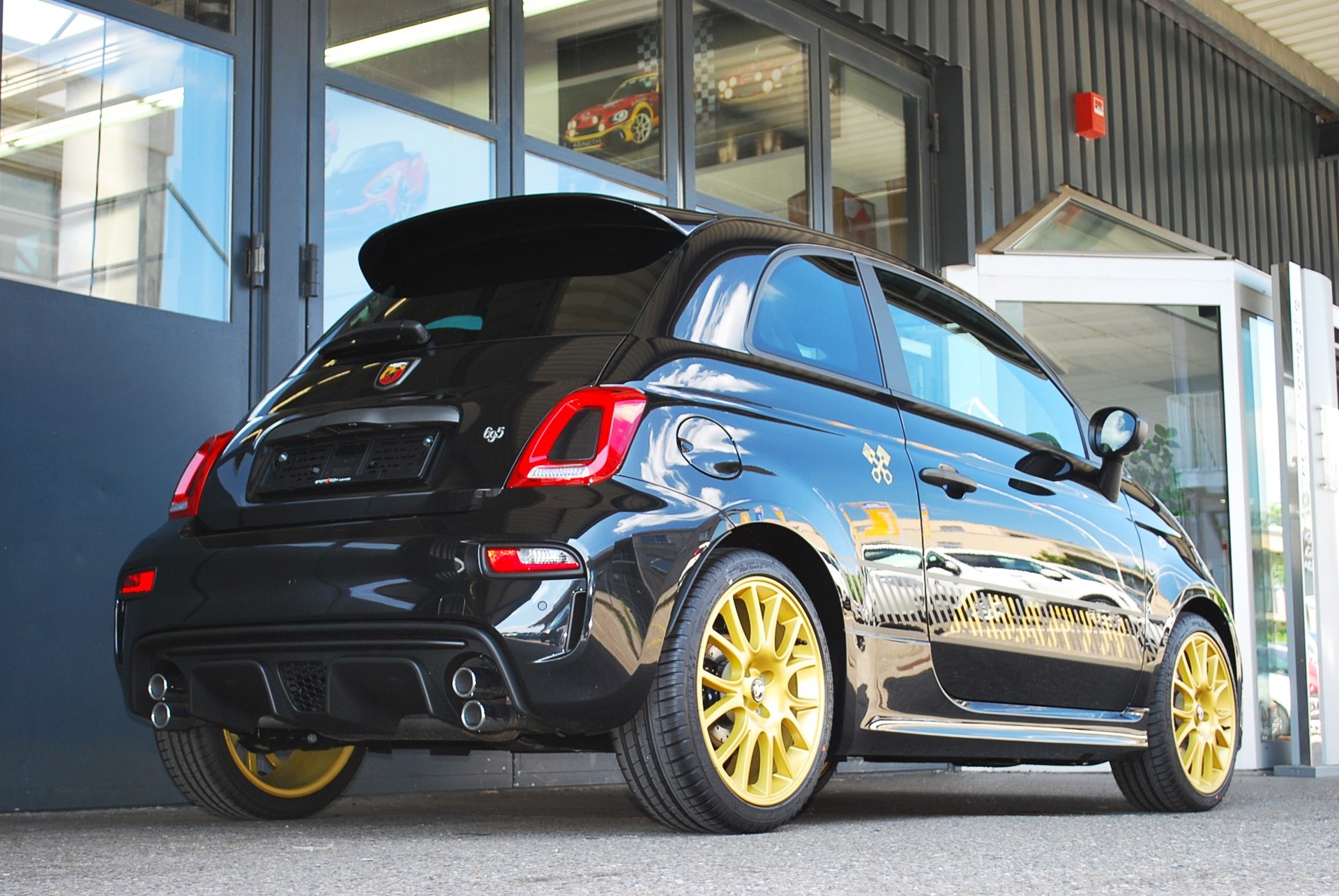 FIAT 695 1.4 16V Turbo Abarth Competizione-image-3