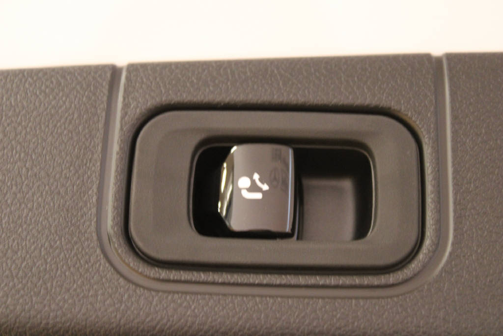 MERCEDES-BENZ E 450 d 4Matic AMG Line Limousine-image-14