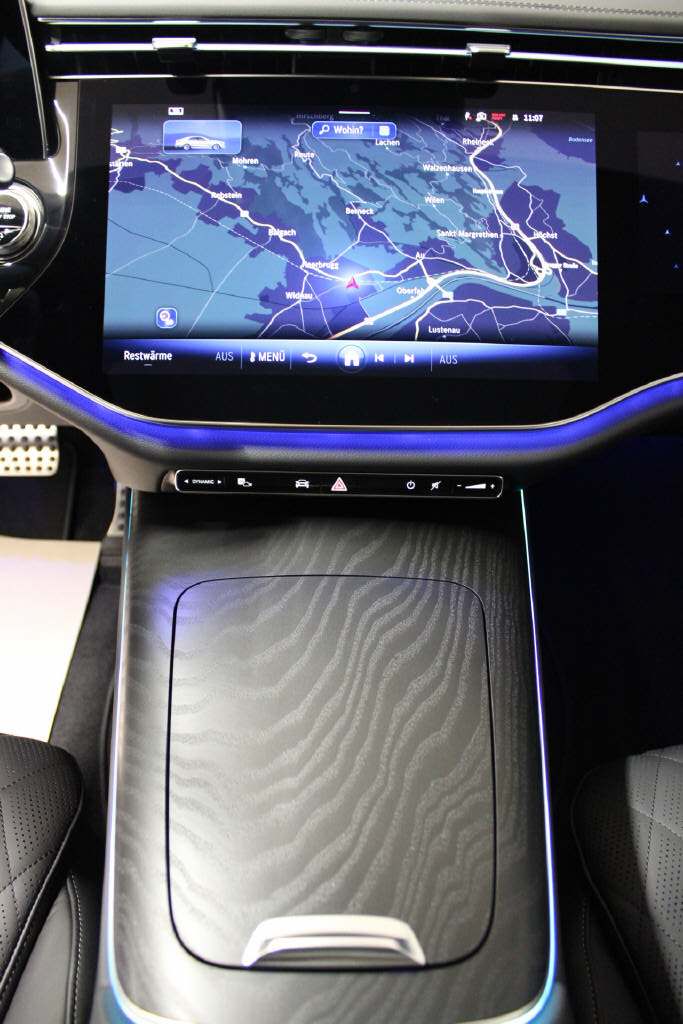 MERCEDES-BENZ E 450 d 4Matic AMG Line Limousine-image-8