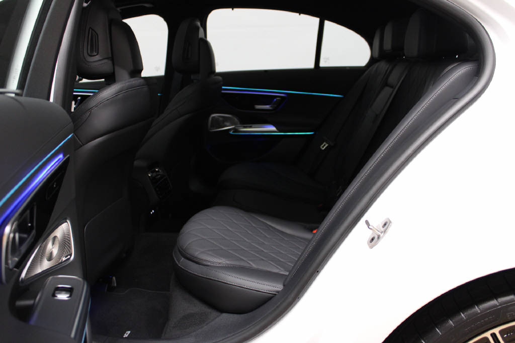 MERCEDES-BENZ E 450 d 4Matic AMG Line Limousine-image-11