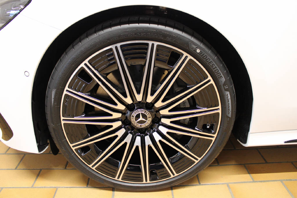 MERCEDES-BENZ E 450 d 4Matic AMG Line Limousine-image-15