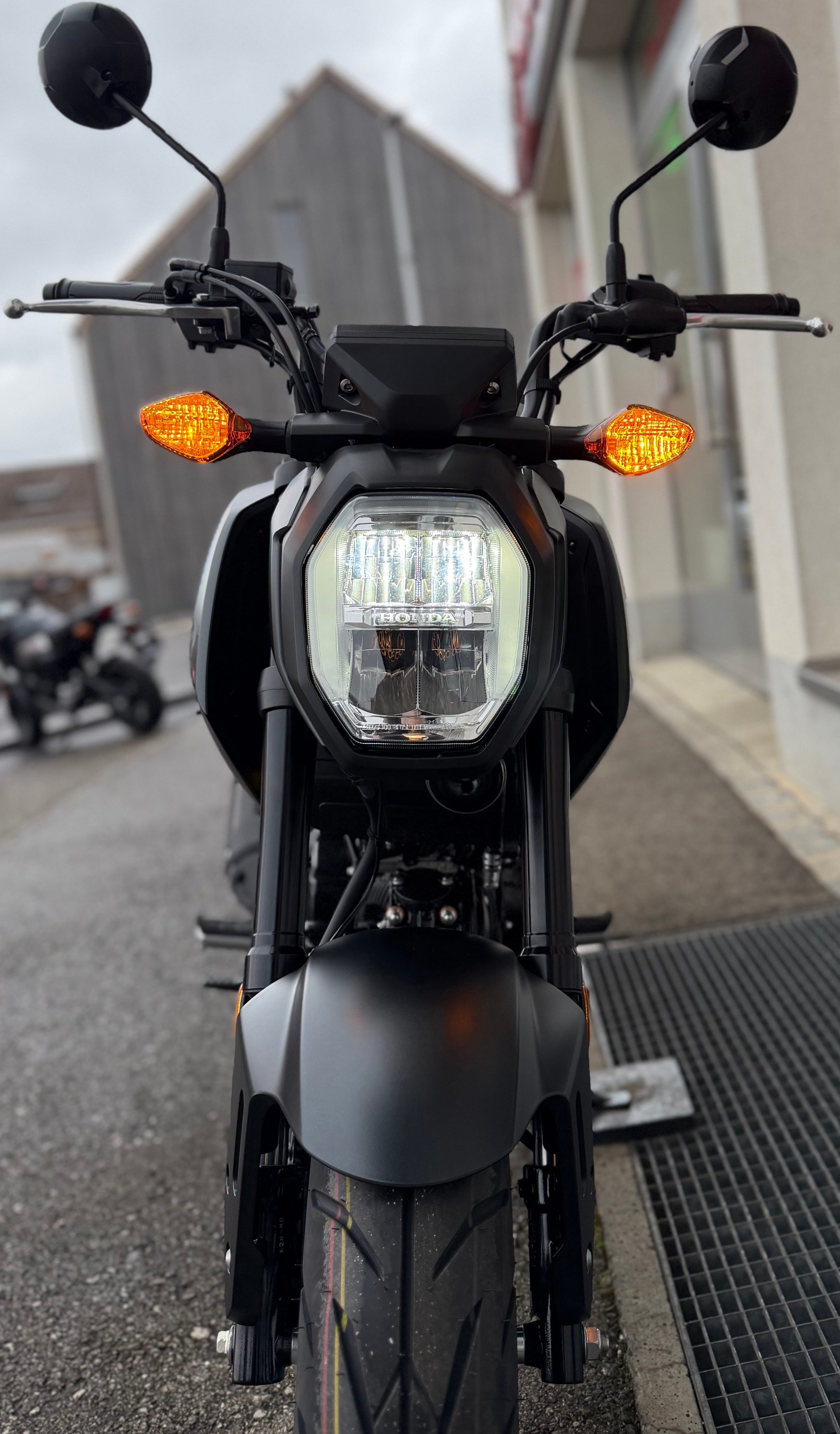 HONDA MSX 125-showroom-element-1
