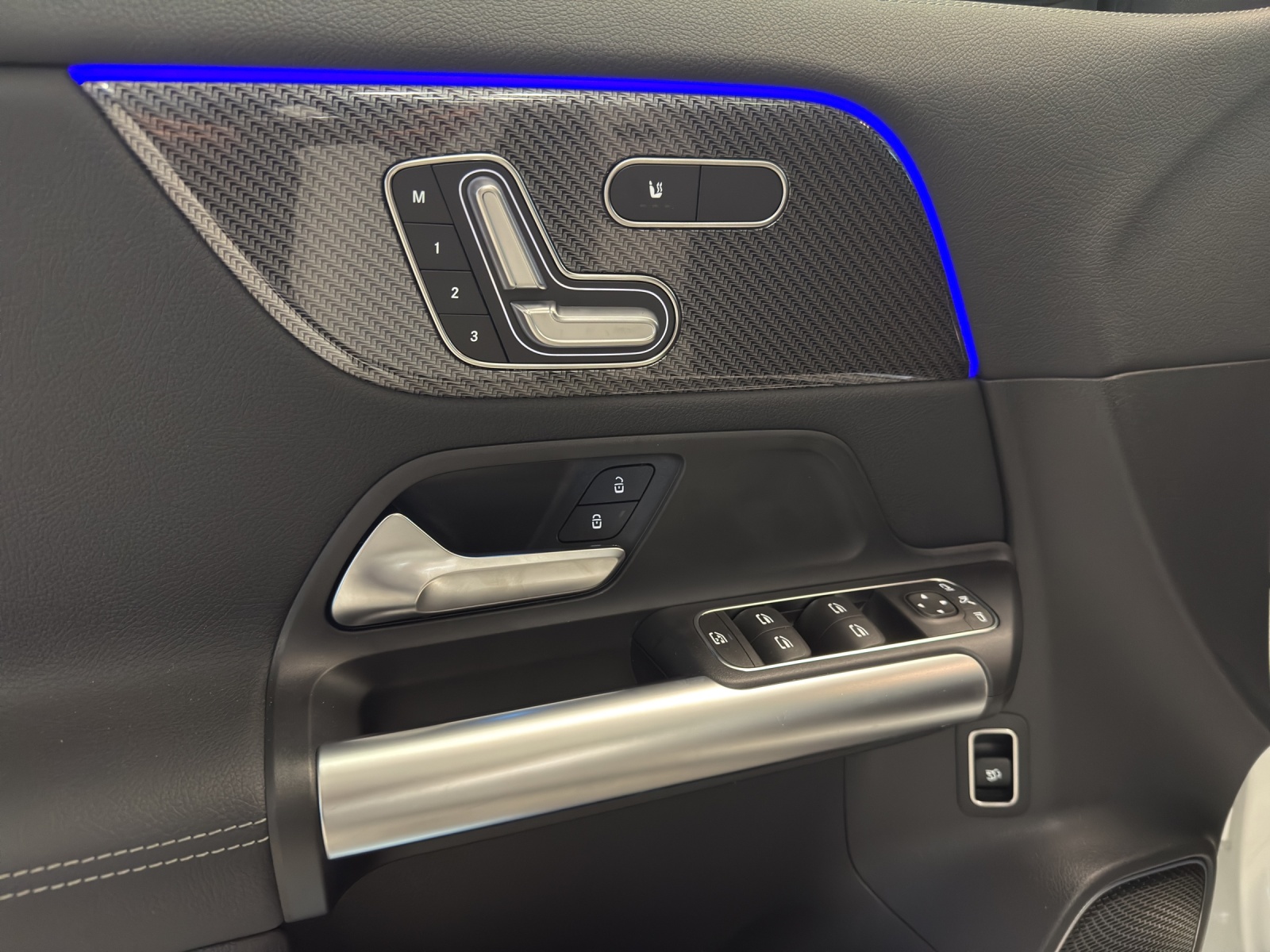 MERCEDES-BENZ GLA AMG 45 S 4M+8G-DCT-image-12