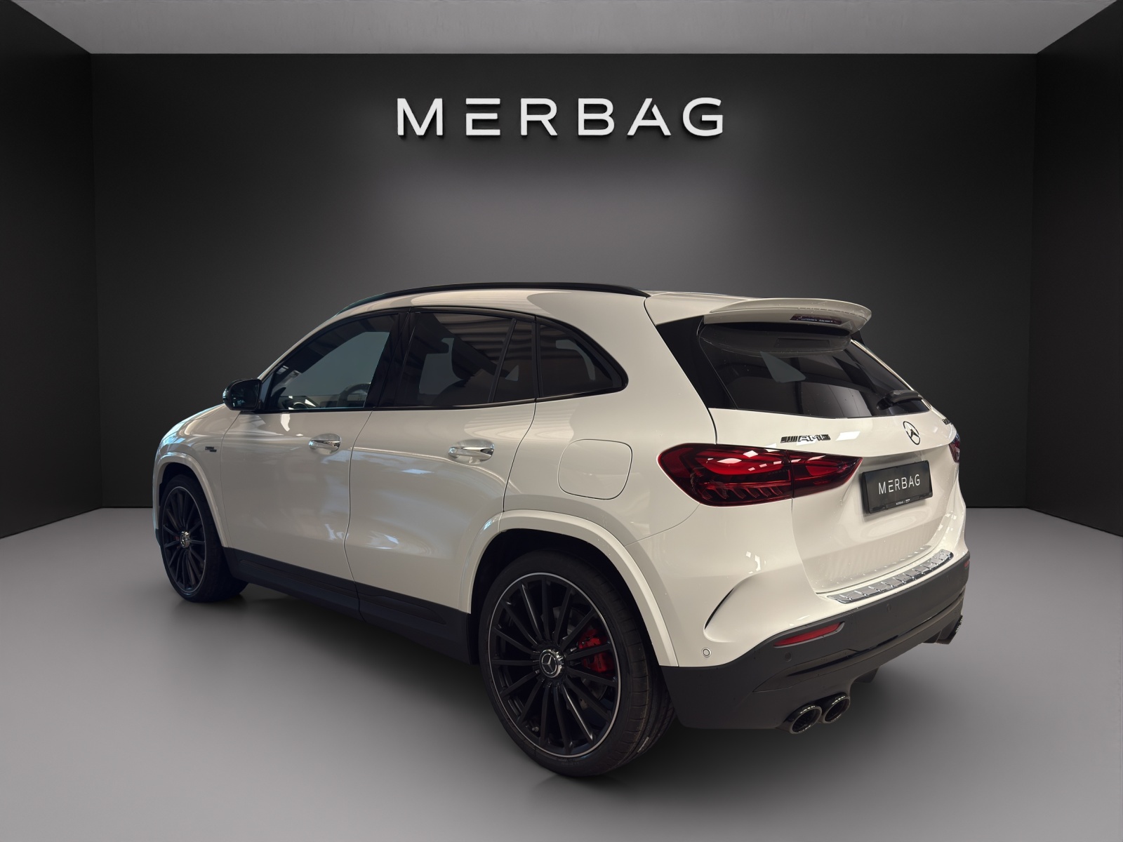 MERCEDES-BENZ GLA AMG 45 S 4M+8G-DCT-image-3