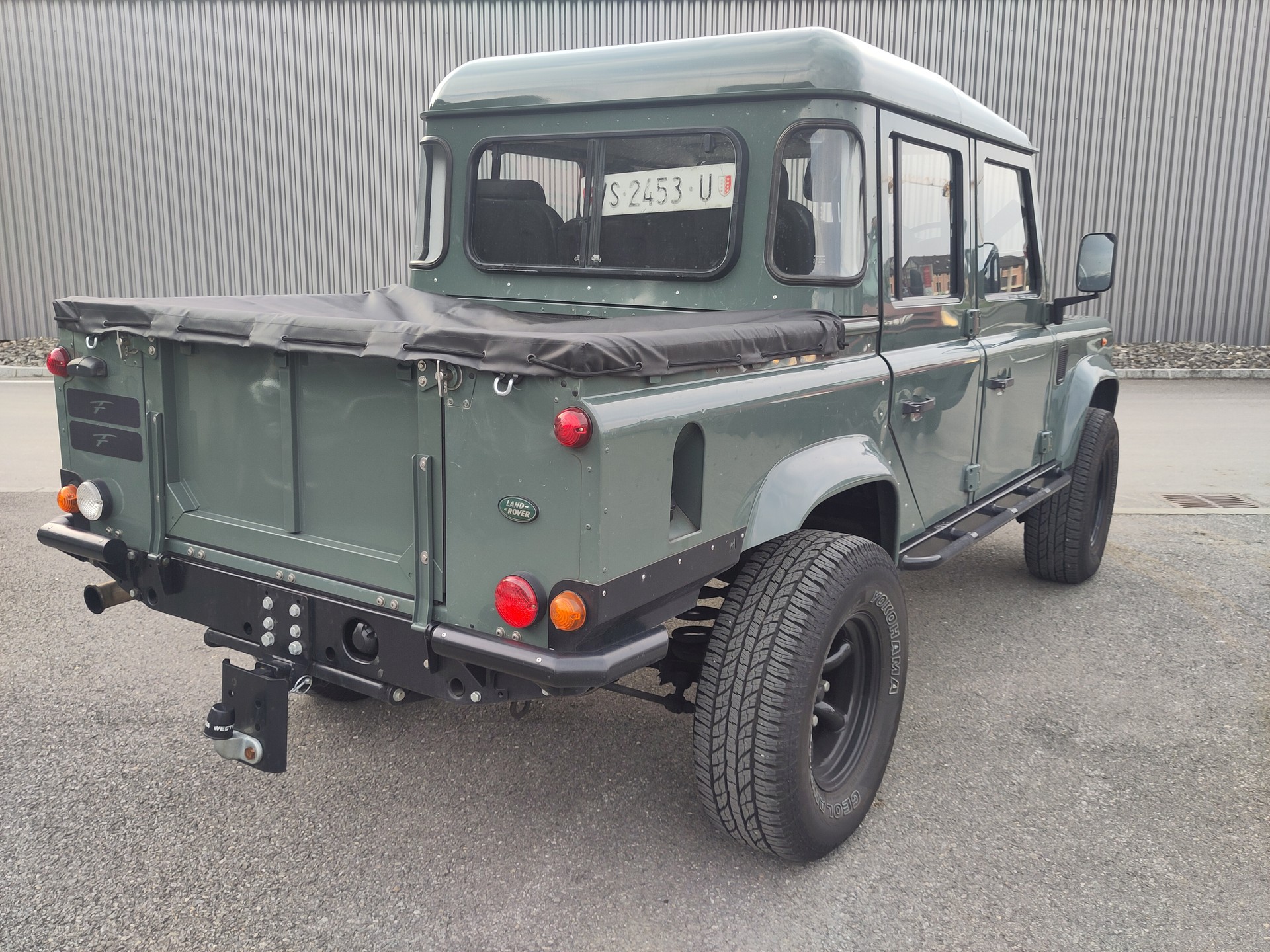 LAND ROVER Defender 110 2.4 Td4 High Capacity Pick Up-showroom-element-3