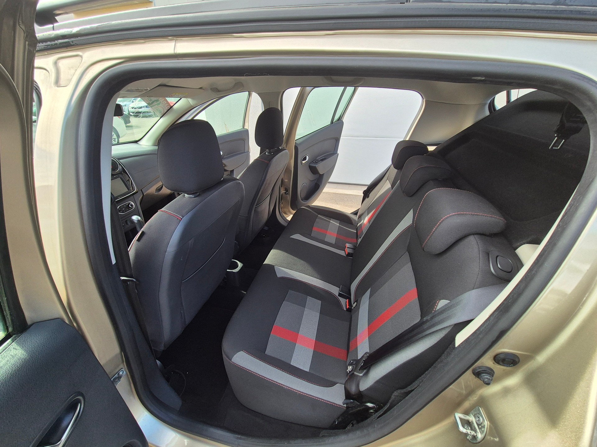 DACIA Sandero Tce 90 Stepway-image-9