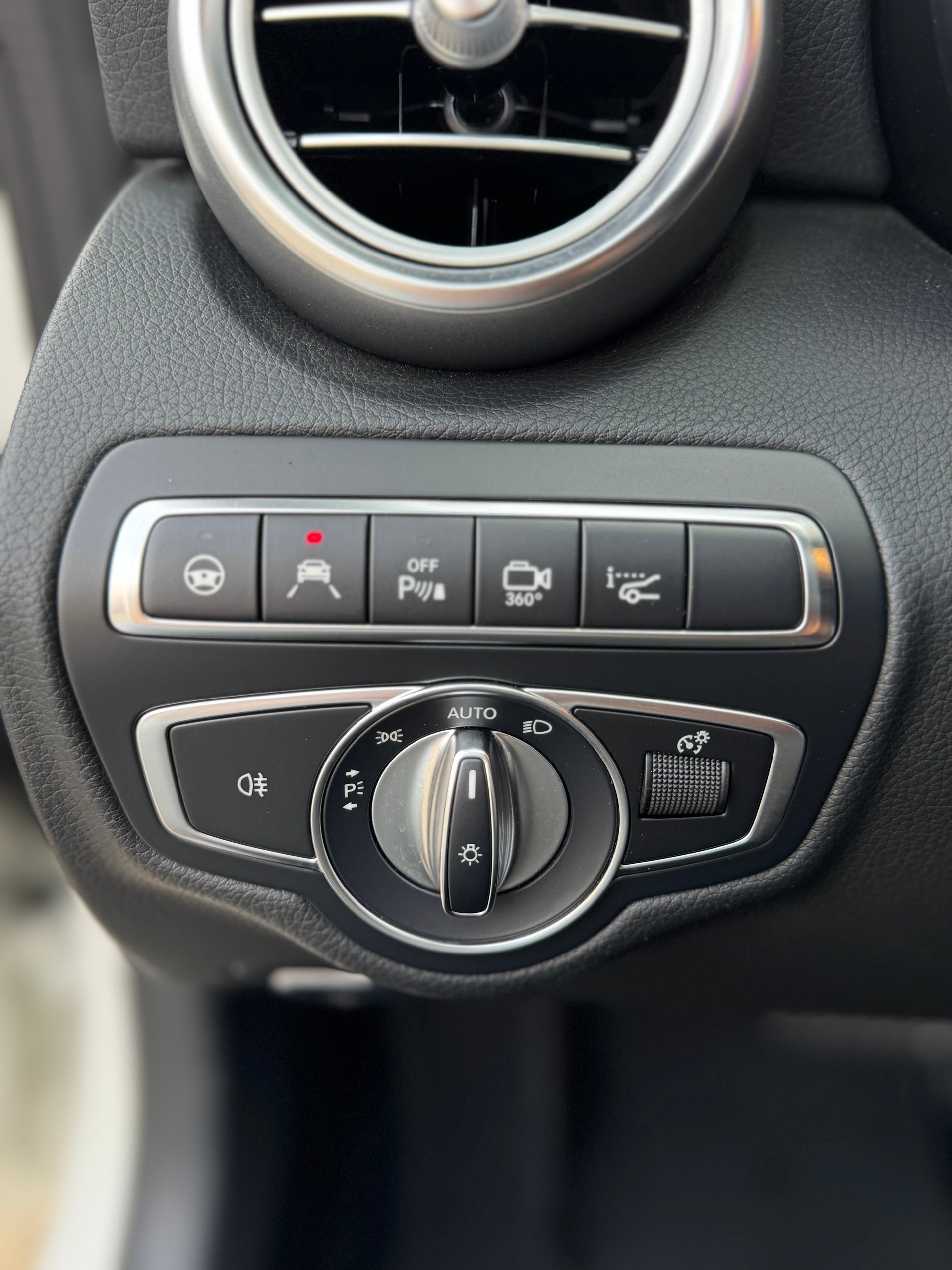 MERCEDES-BENZ C 63 S Cabriolet AMG Speedshift-image-8
