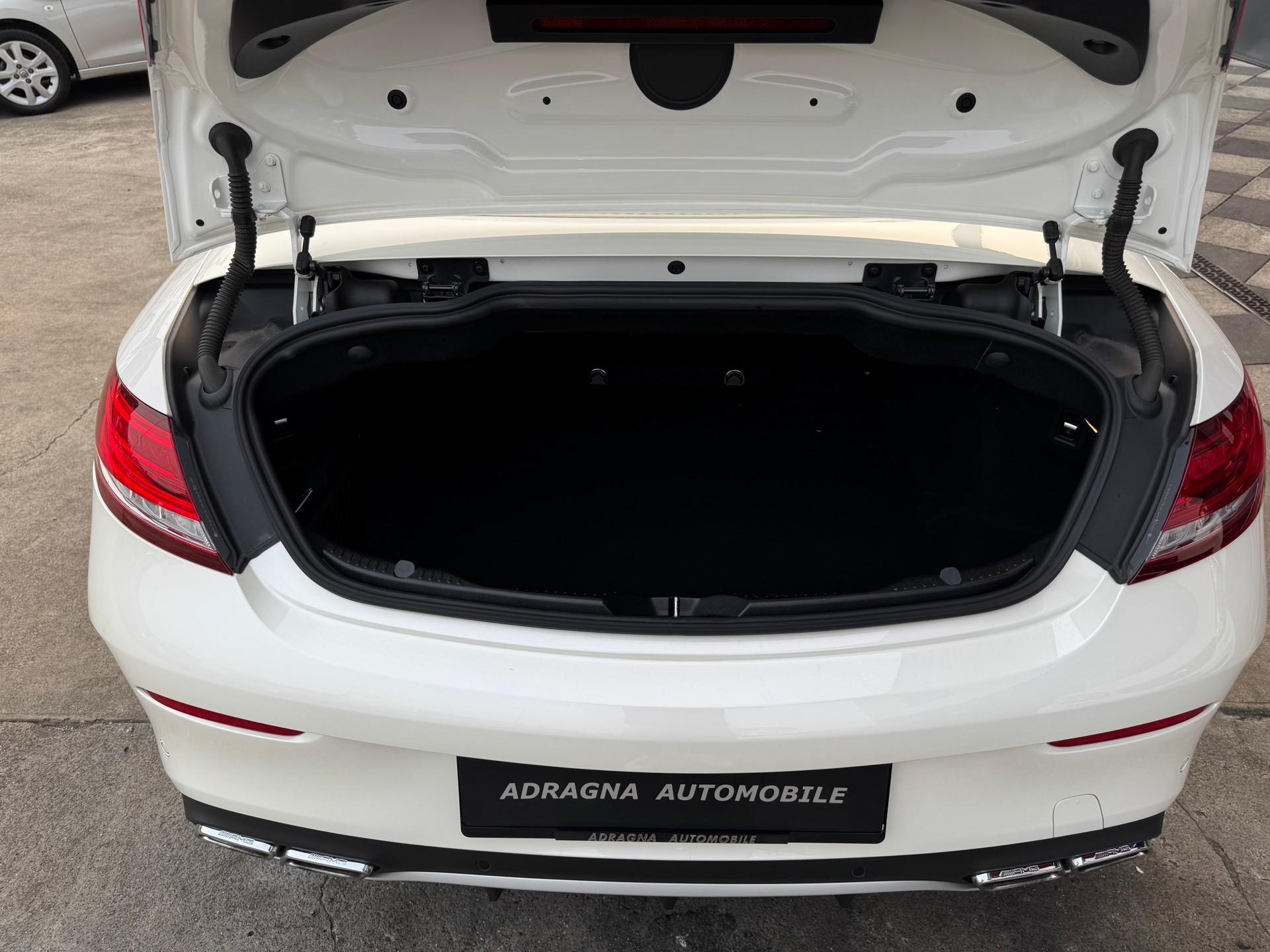 MERCEDES-BENZ C 63 S Cabriolet AMG Speedshift-image-30
