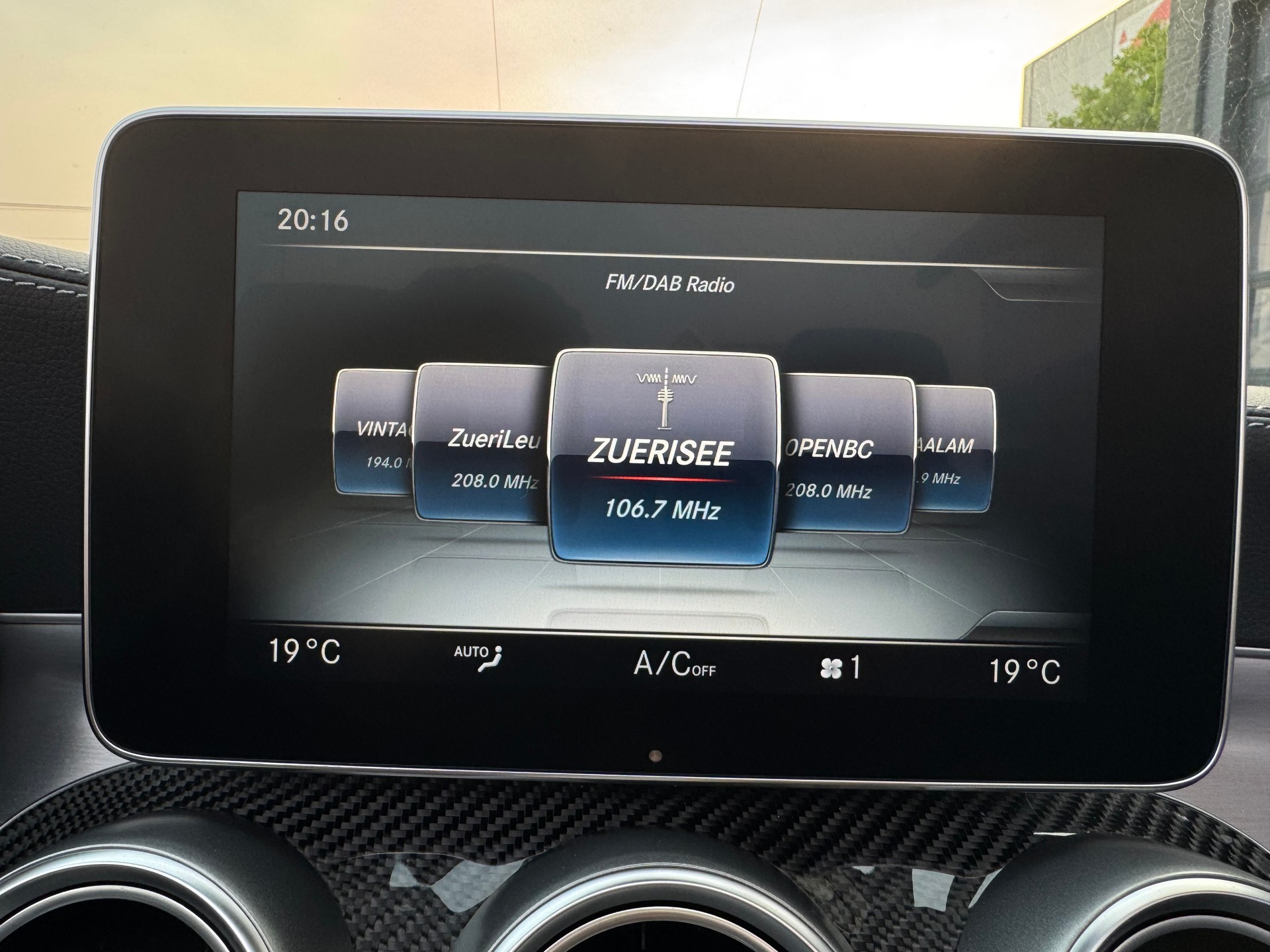 MERCEDES-BENZ C 63 S Cabriolet AMG Speedshift-image-16