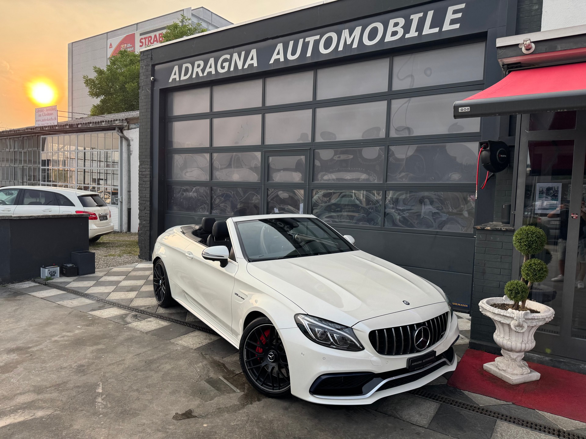 MERCEDES-BENZ C 63 S Cabriolet AMG Speedshift-image-2