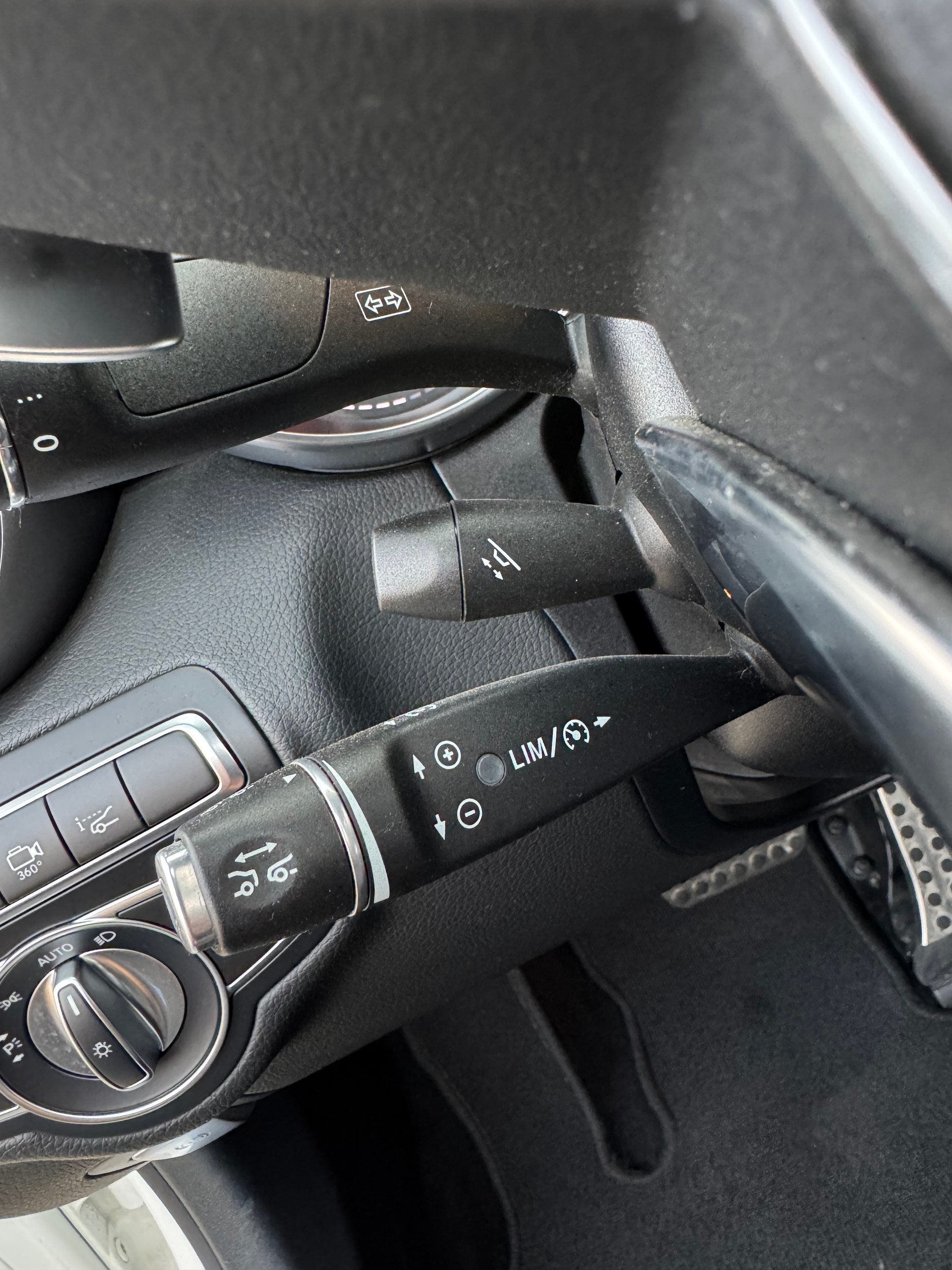 MERCEDES-BENZ C 63 S Cabriolet AMG Speedshift-image-10