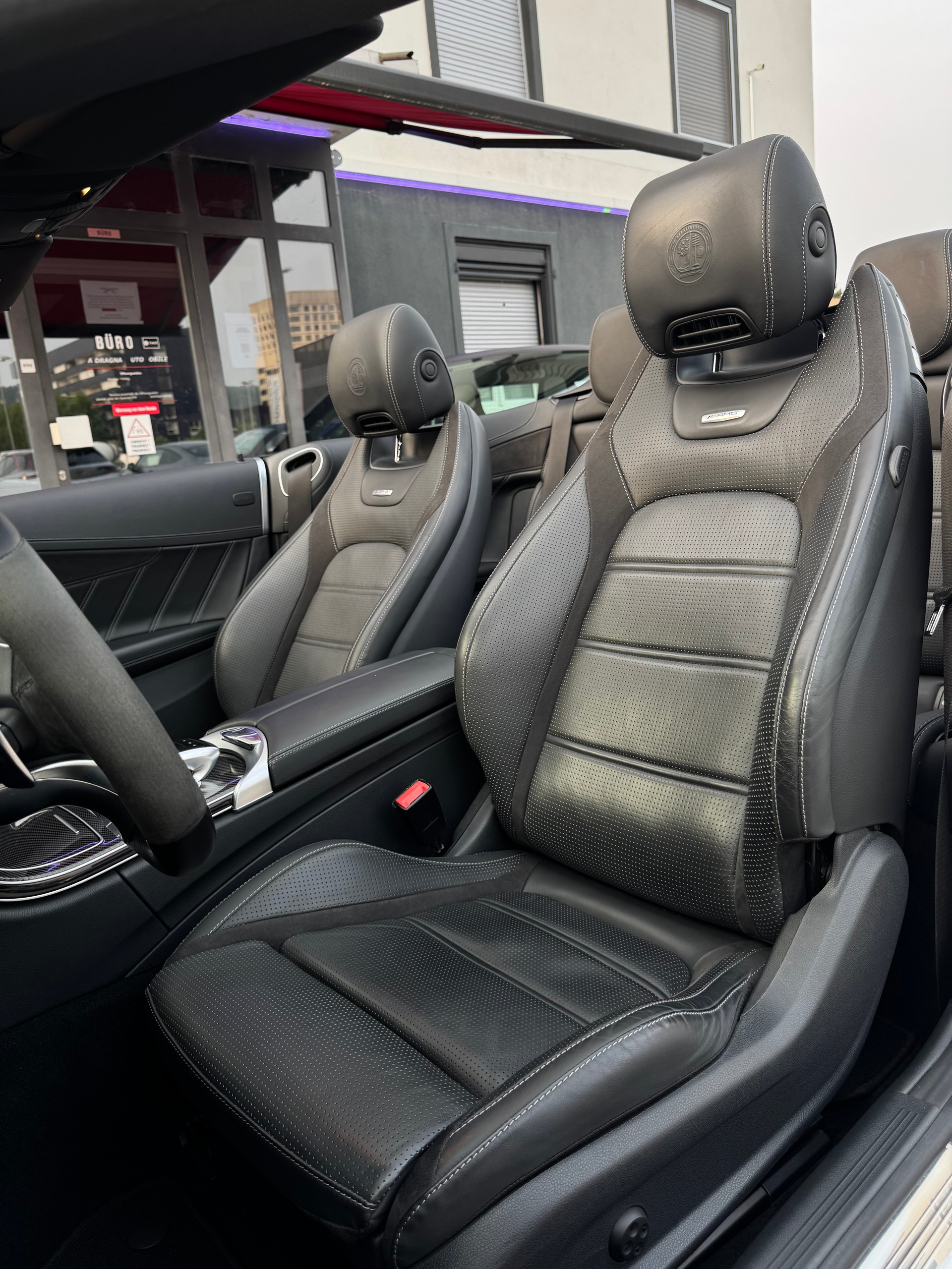 MERCEDES-BENZ C 63 S Cabriolet AMG Speedshift-image-12