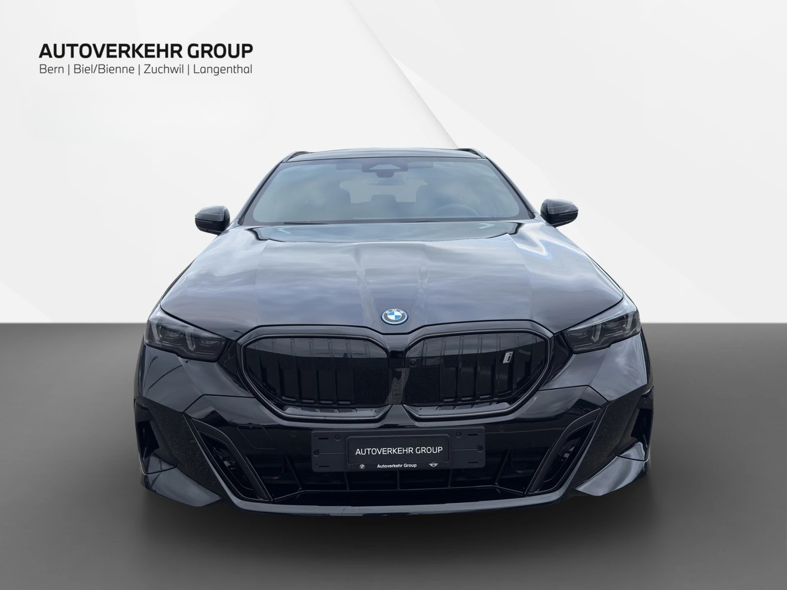 BMW i5 xDrive 40 Touring M Sport Pro-image-1