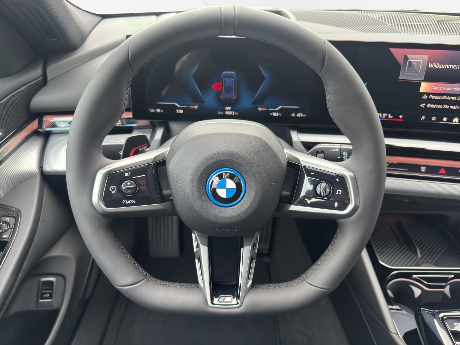 BMW i5 xDrive 40 Touring M Sport Pro-image-11