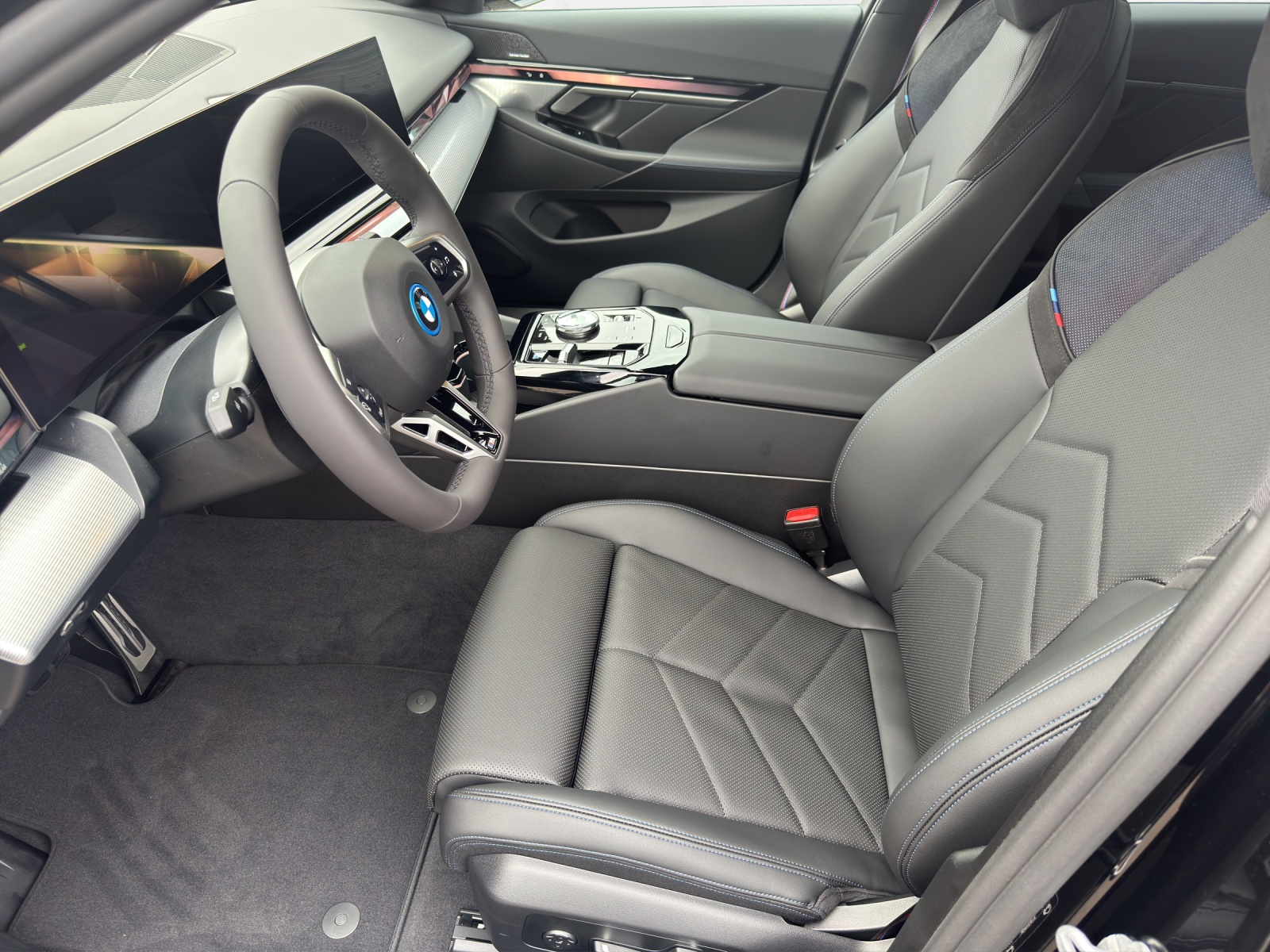 BMW i5 xDrive 40 Touring M Sport Pro-image-9
