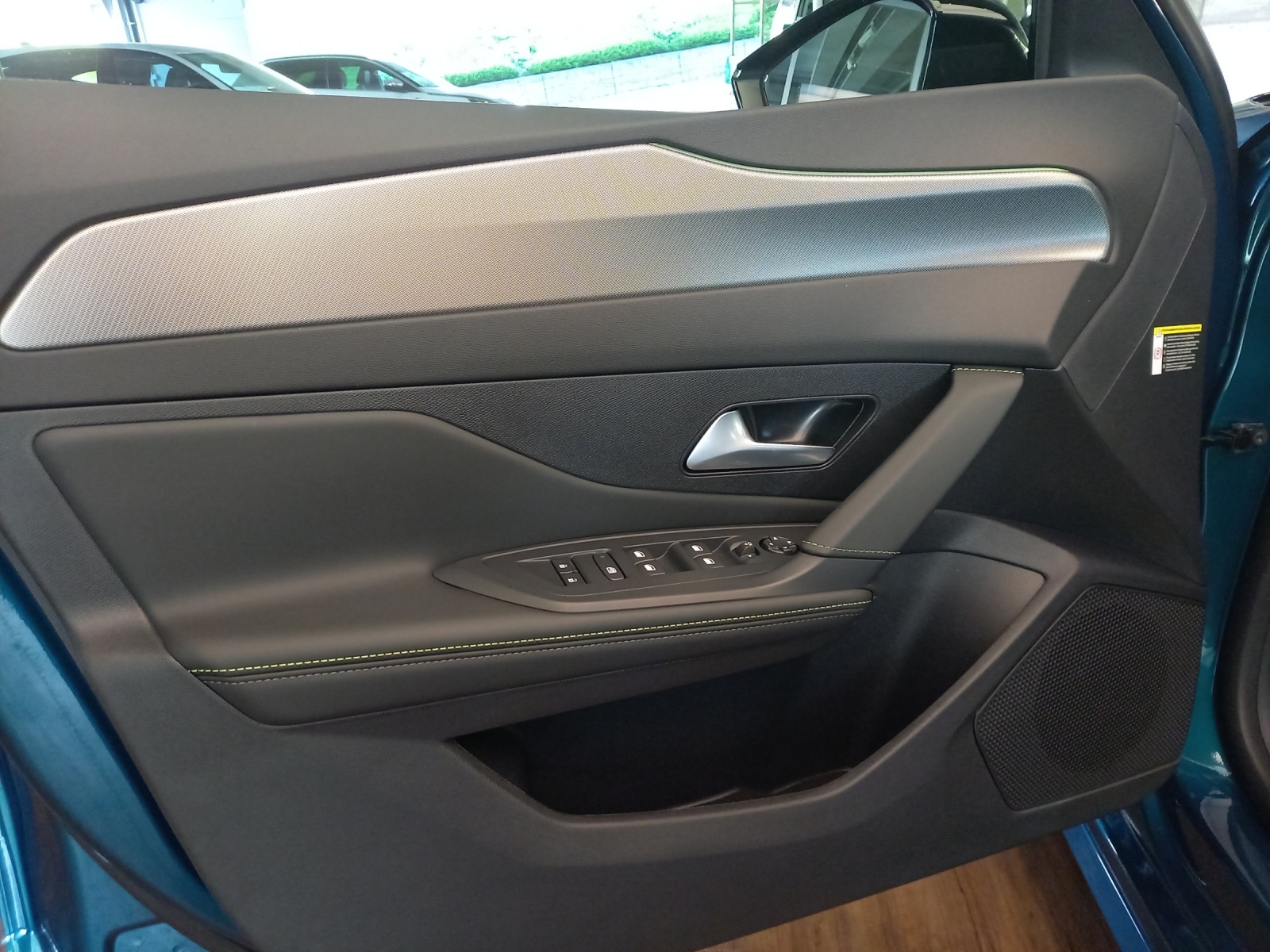 PEUGEOT 308 1.2 Hybrid GT-image-11