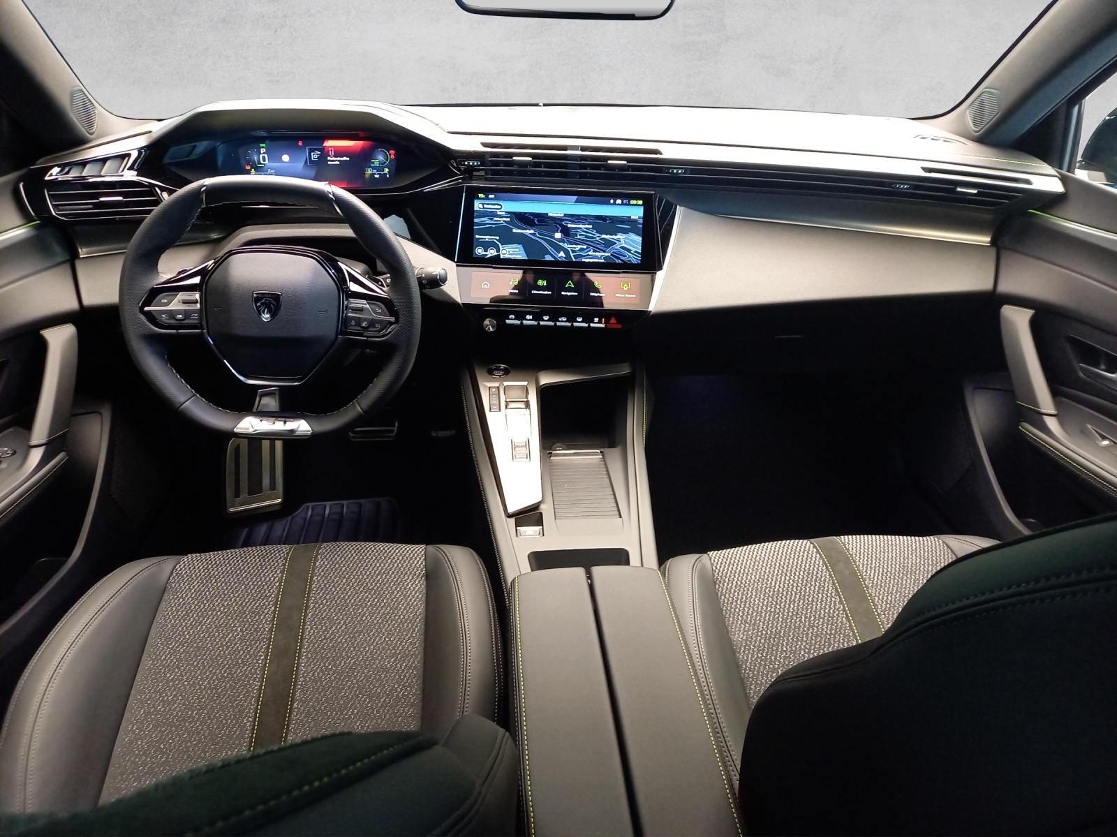 PEUGEOT 308 1.2 Hybrid GT-image-9