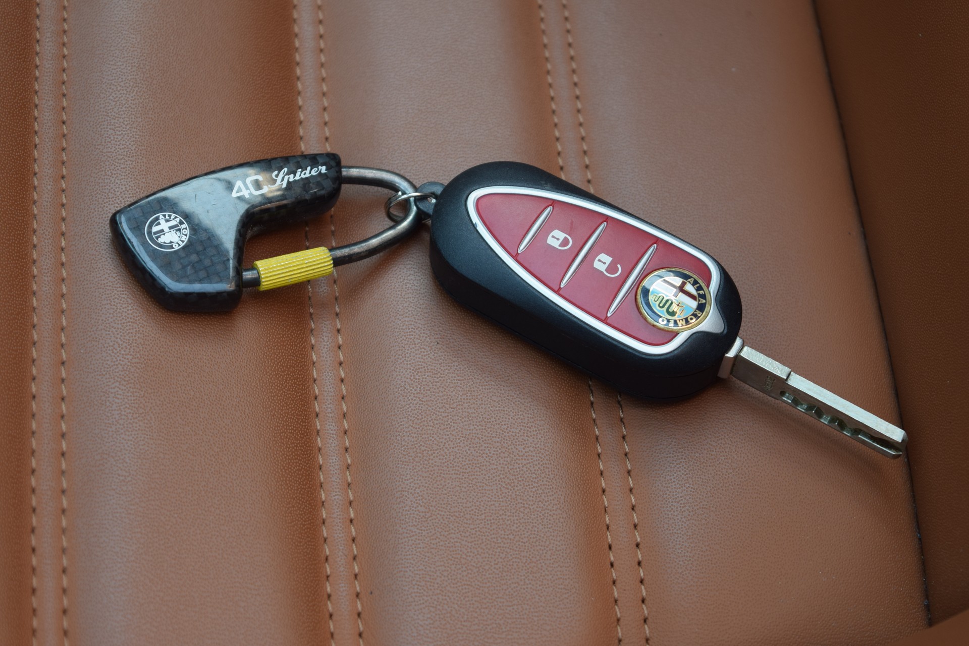 ALFA ROMEO 4C Spider 1750 TBi TCT-image-22