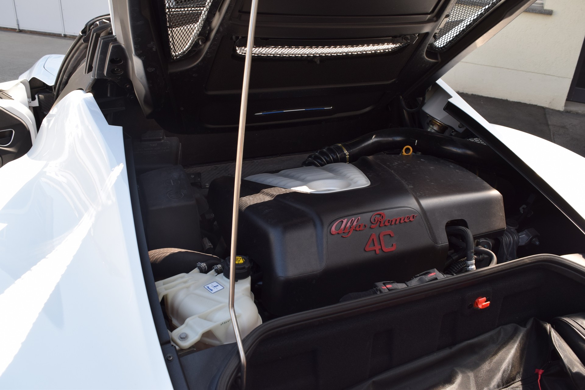 ALFA ROMEO 4C Spider 1750 TBi TCT-image-20