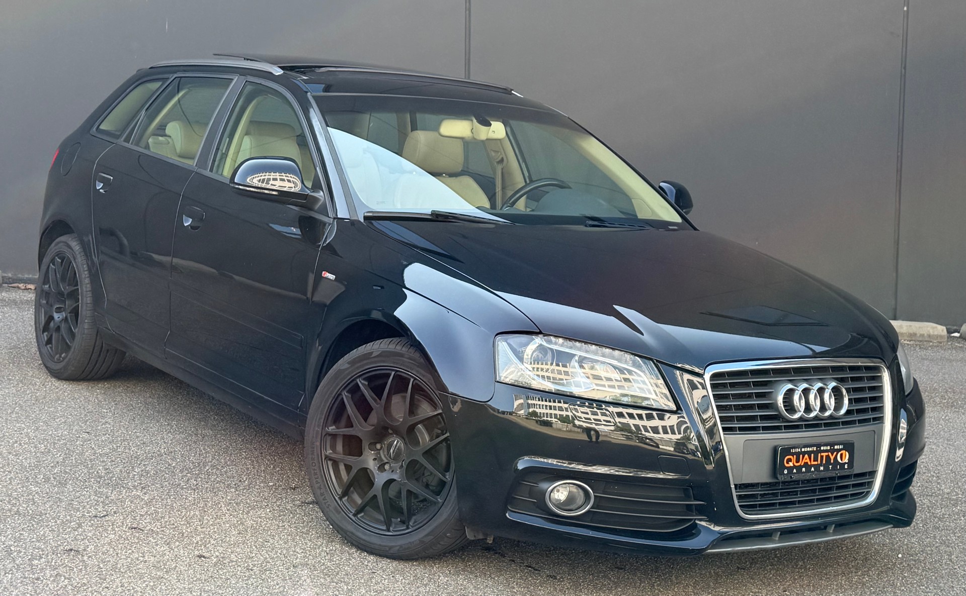 AUDI A3 Sportback 2.0 TFSI Ambition quattro S-tronic S/Line-image-1