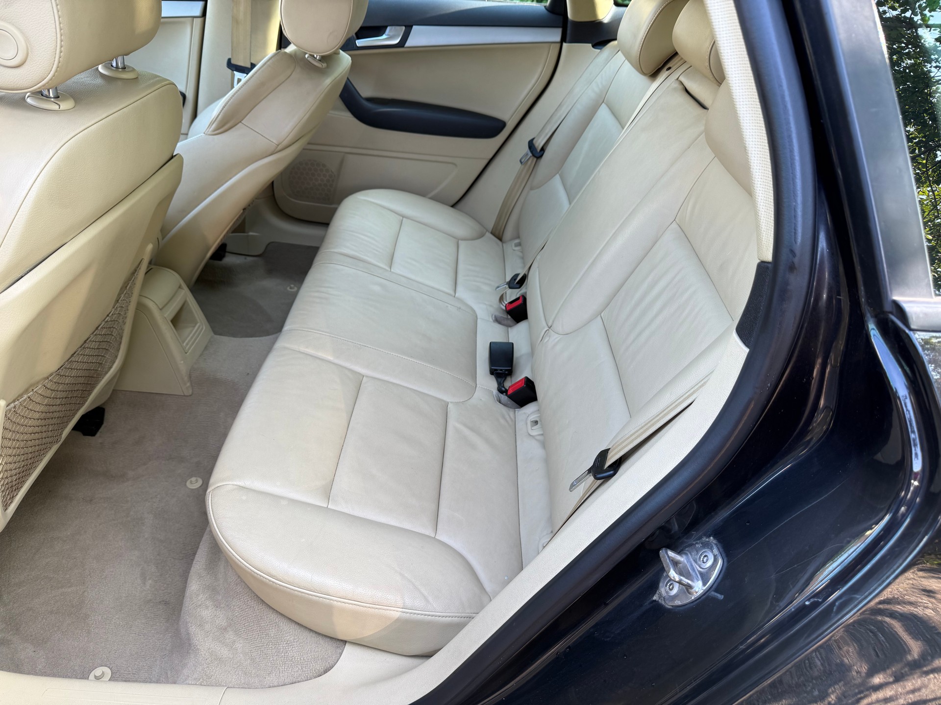 AUDI A3 Sportback 2.0 TFSI Ambition quattro S-tronic S/Line-image-4