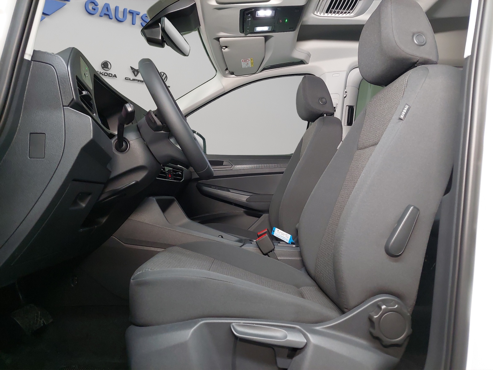 VW VW Caddy Maxi 2.0 TDI-image-5