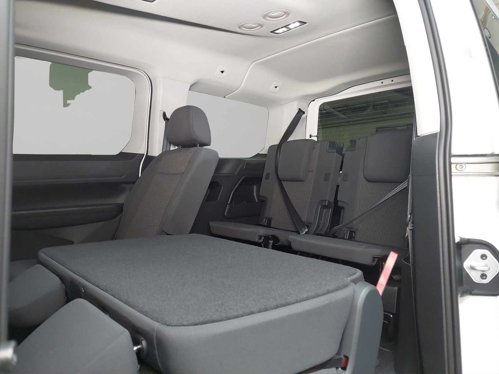 VW VW Caddy Maxi 2.0 TDI-image-8