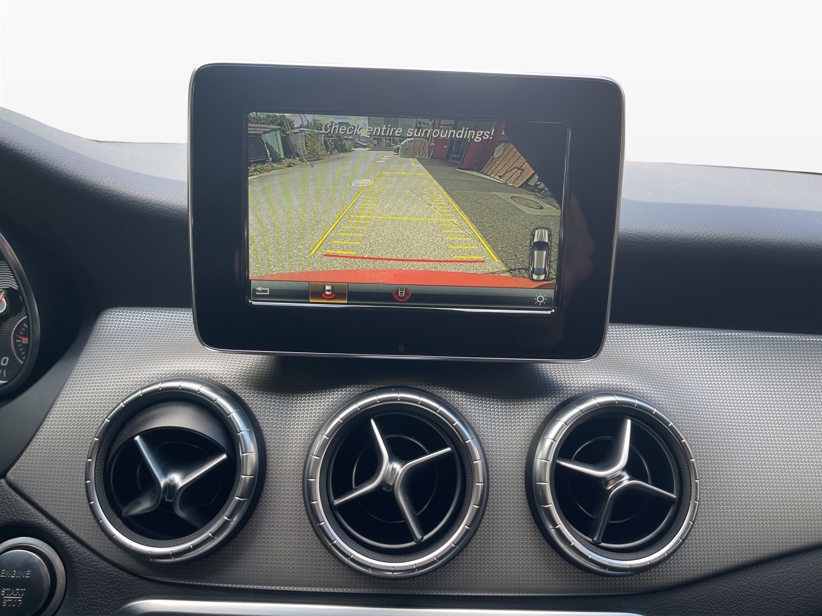 MERCEDES-BENZ CLA 180 Urban 7G-DCT-image-13
